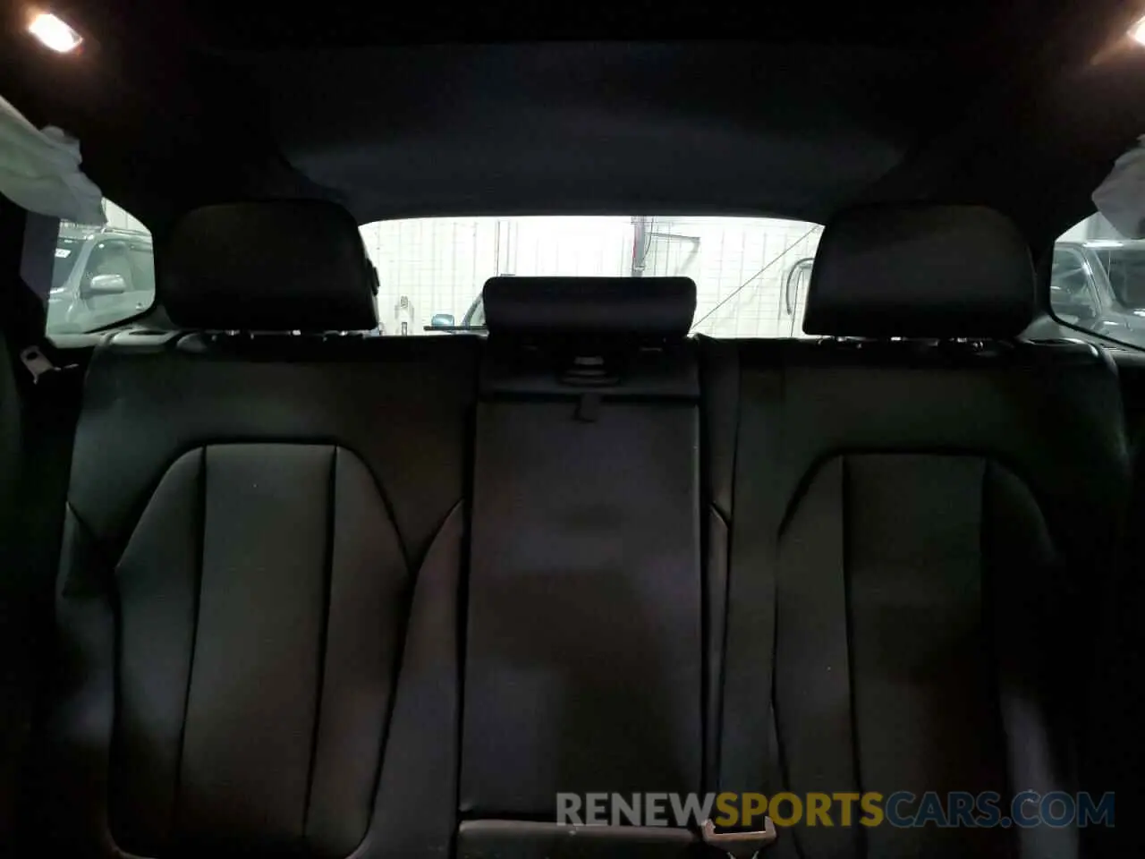 10 Photograph of a damaged car 5UXTR9C59KLD90260 BMW X3 2019