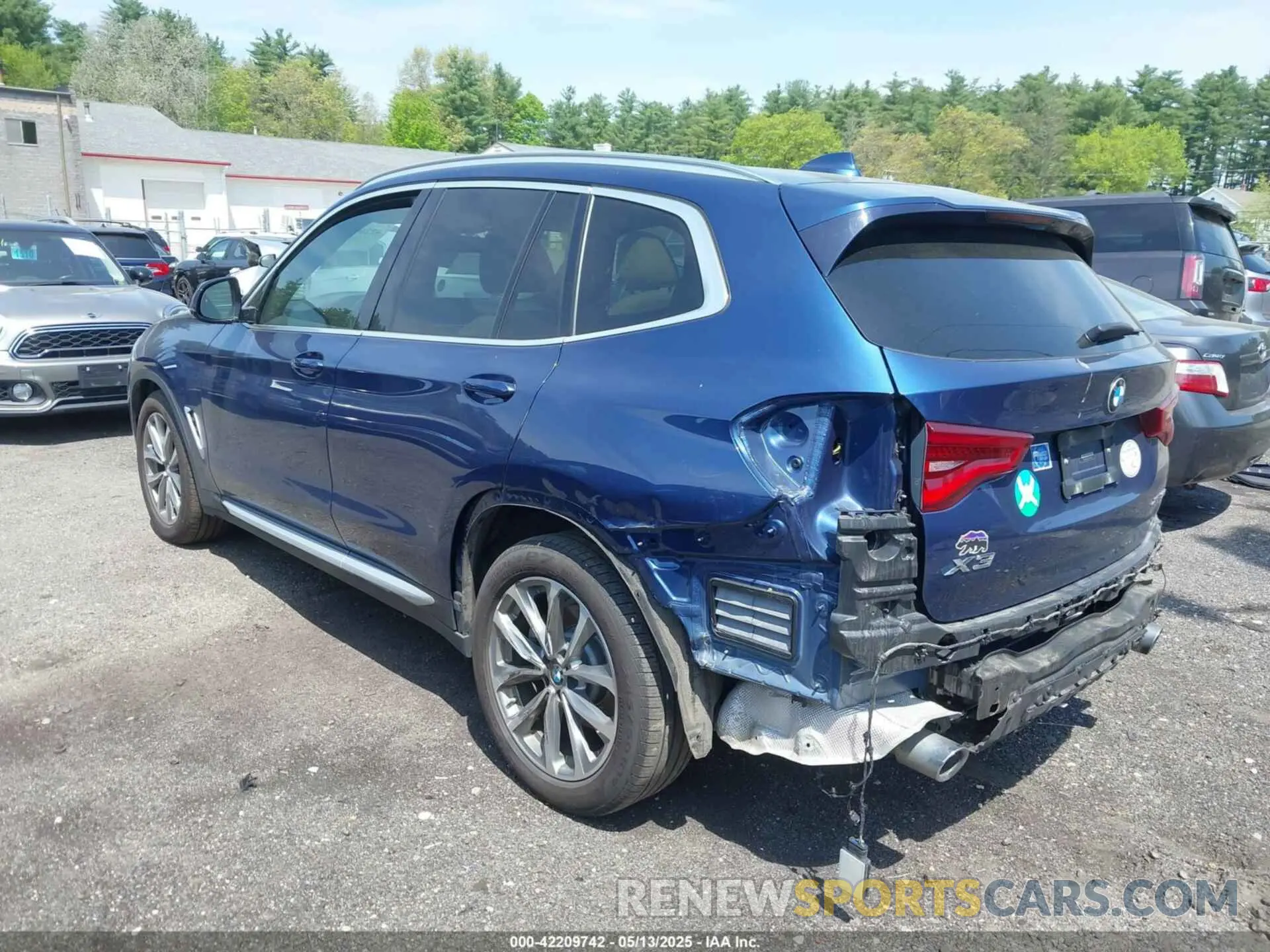3 Photograph of a damaged car 5UXTR9C59KLD93739 BMW X3 2019