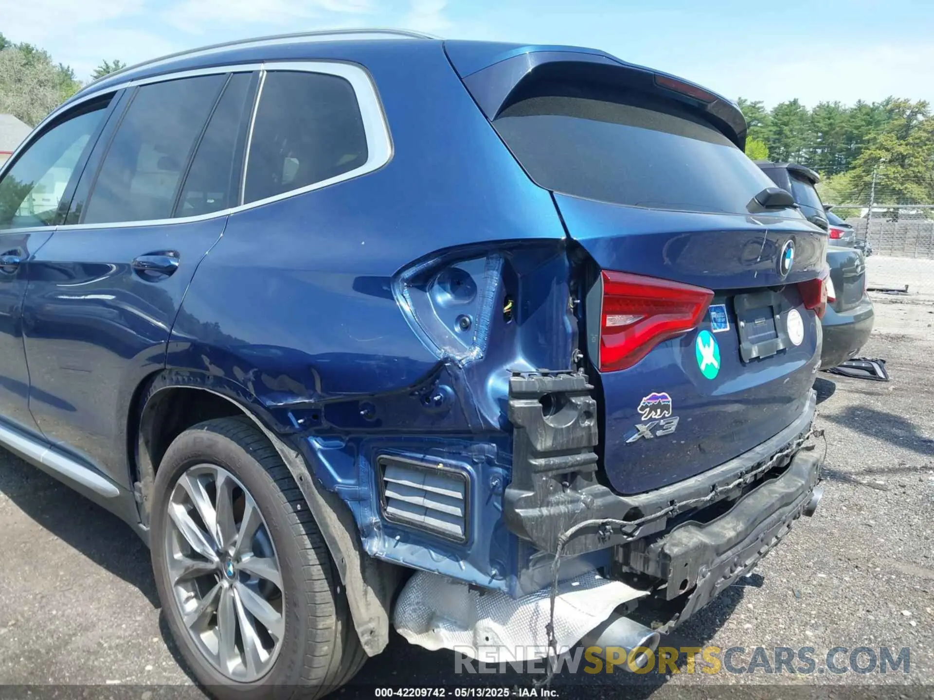 6 Photograph of a damaged car 5UXTR9C59KLD93739 BMW X3 2019