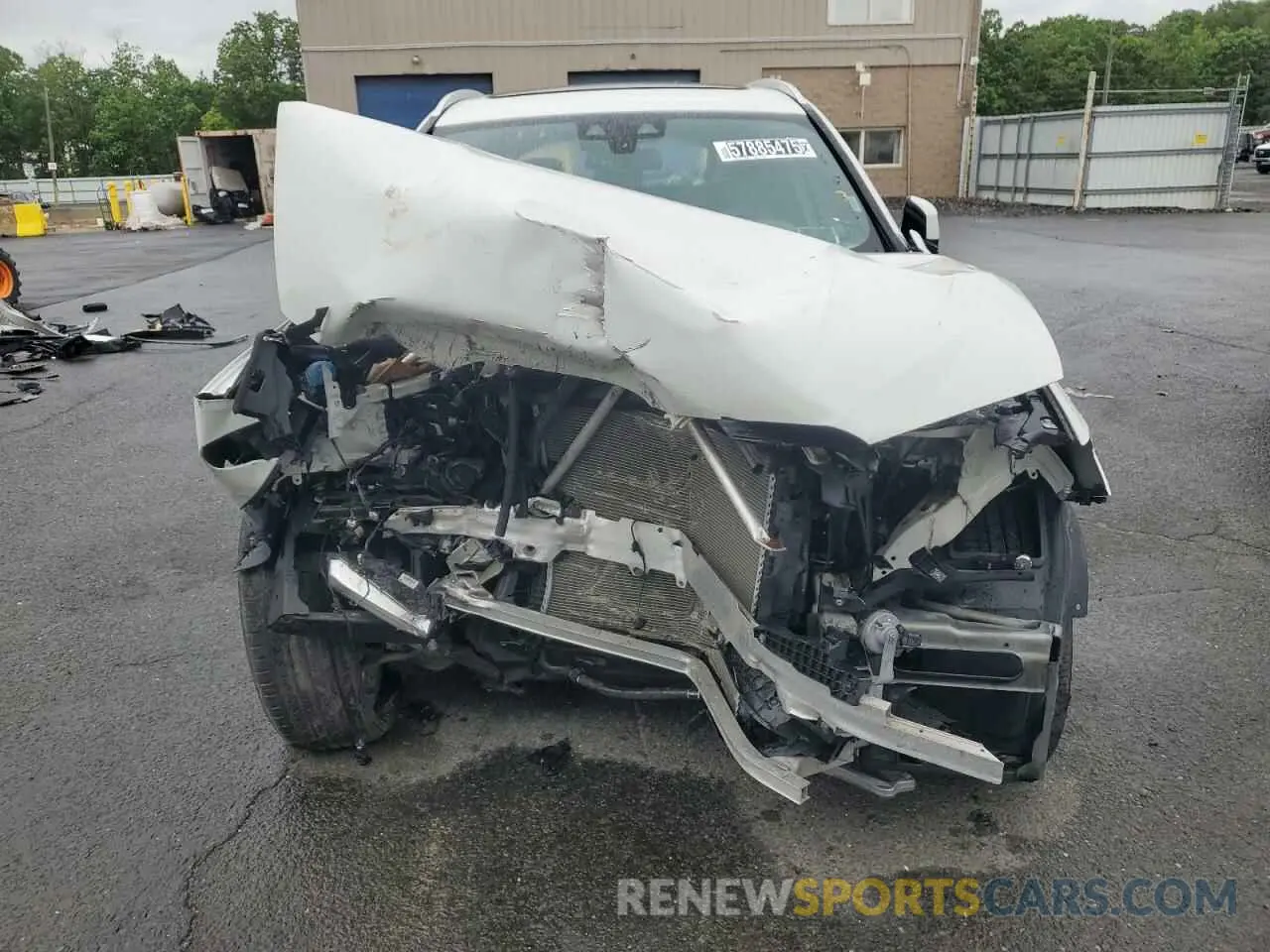 5 Photograph of a damaged car 5UXTR9C59KLE18316 BMW X3 2019
