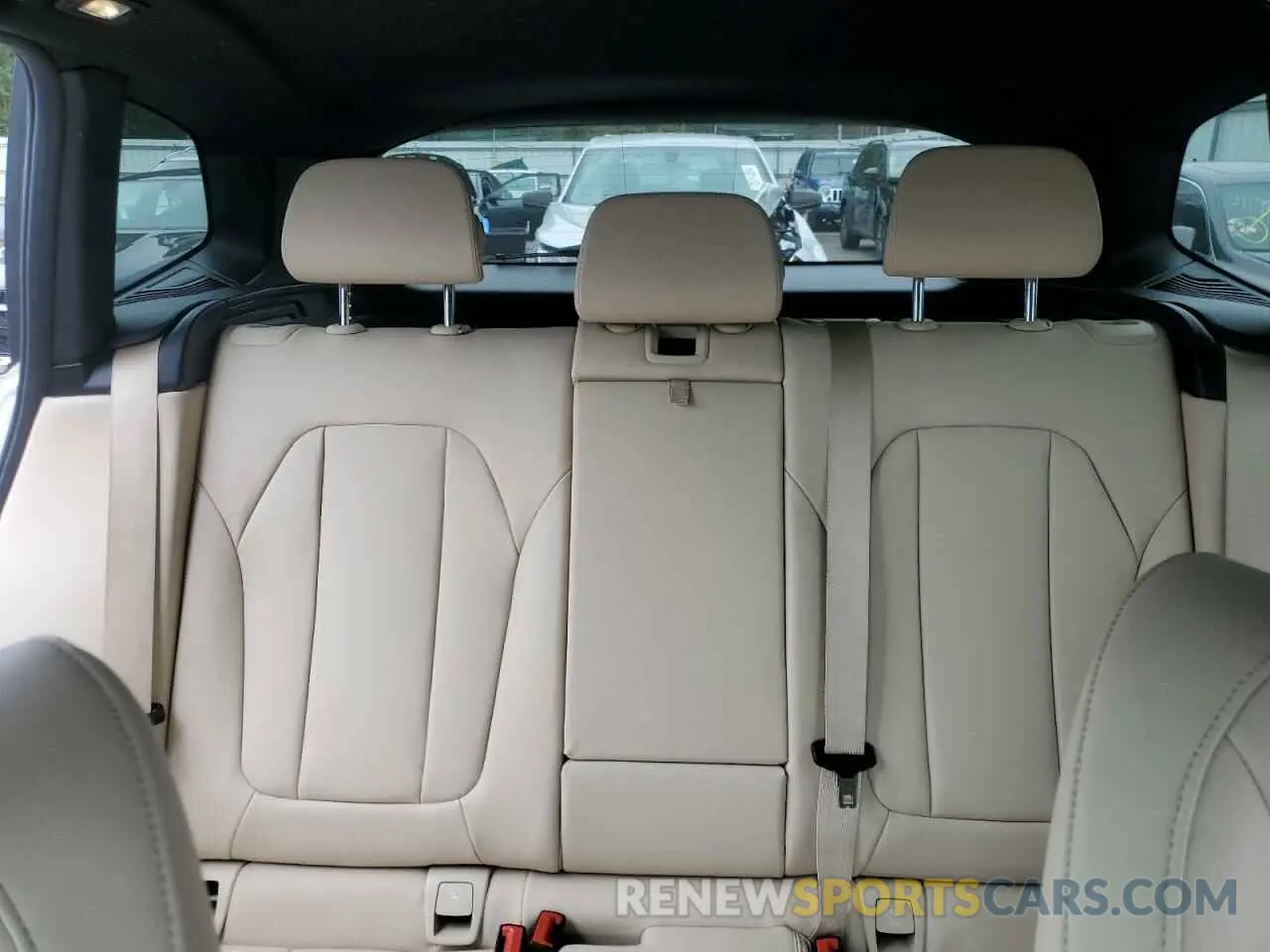 10 Photograph of a damaged car 5UXTR9C59KLP81728 BMW X3 2019