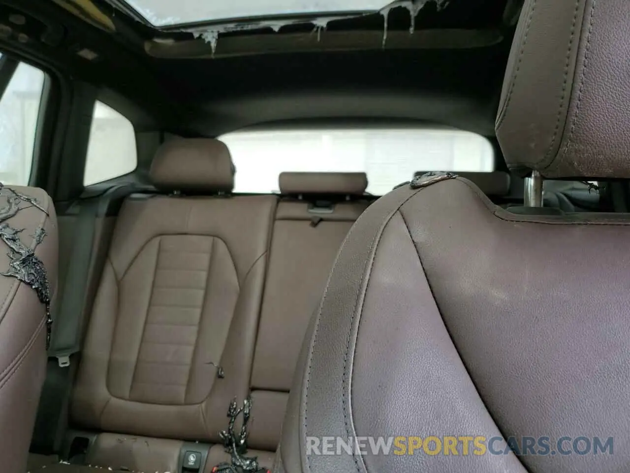 10 Photograph of a damaged car 5UXTR9C59KLR04363 BMW X3 2019