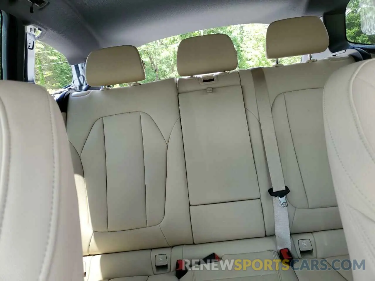 10 Photograph of a damaged car 5UXTR9C59KLR04797 BMW X3 2019