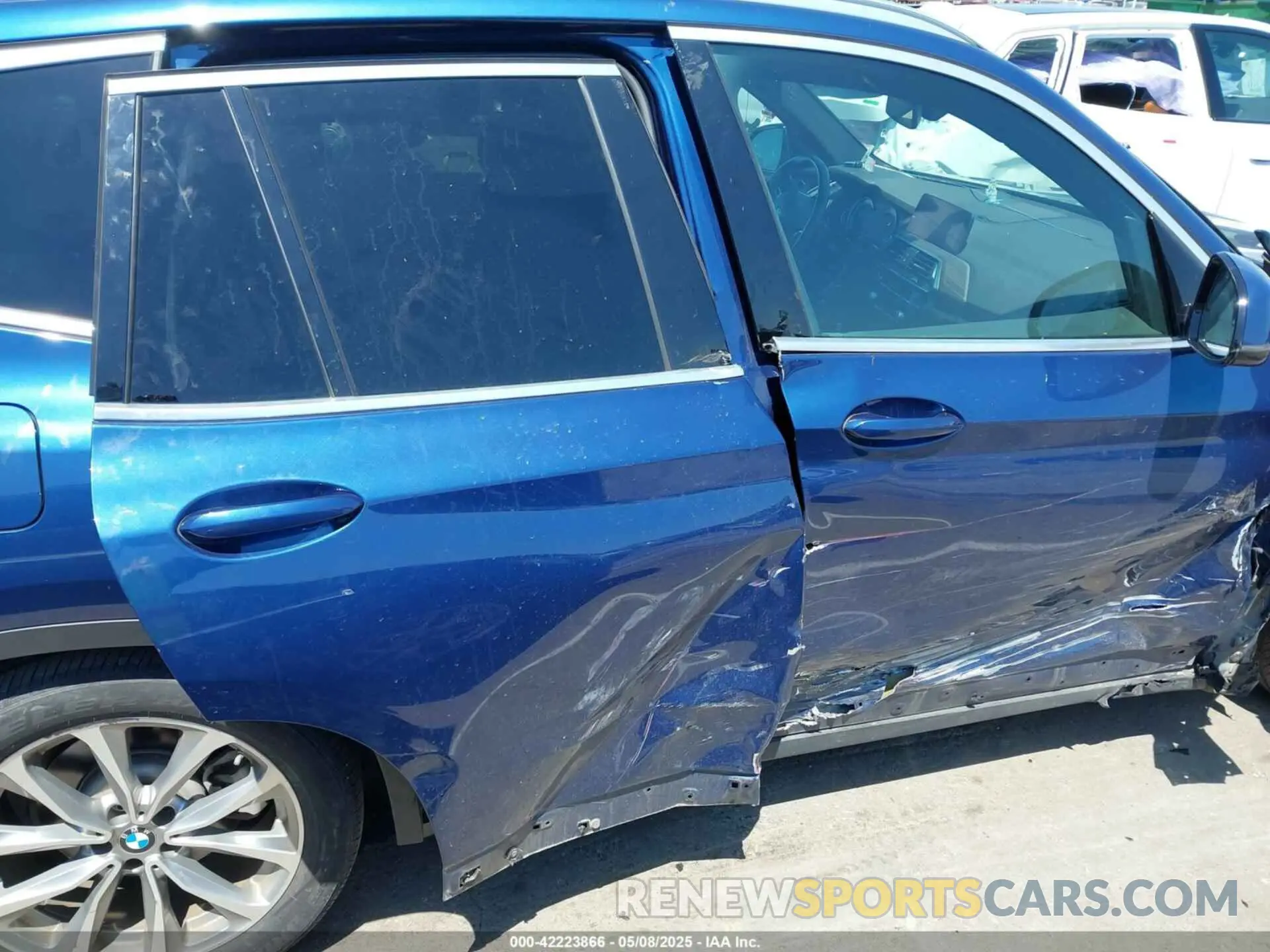 6 Photograph of a damaged car 5UXTR9C59KLR05142 BMW X3 2019