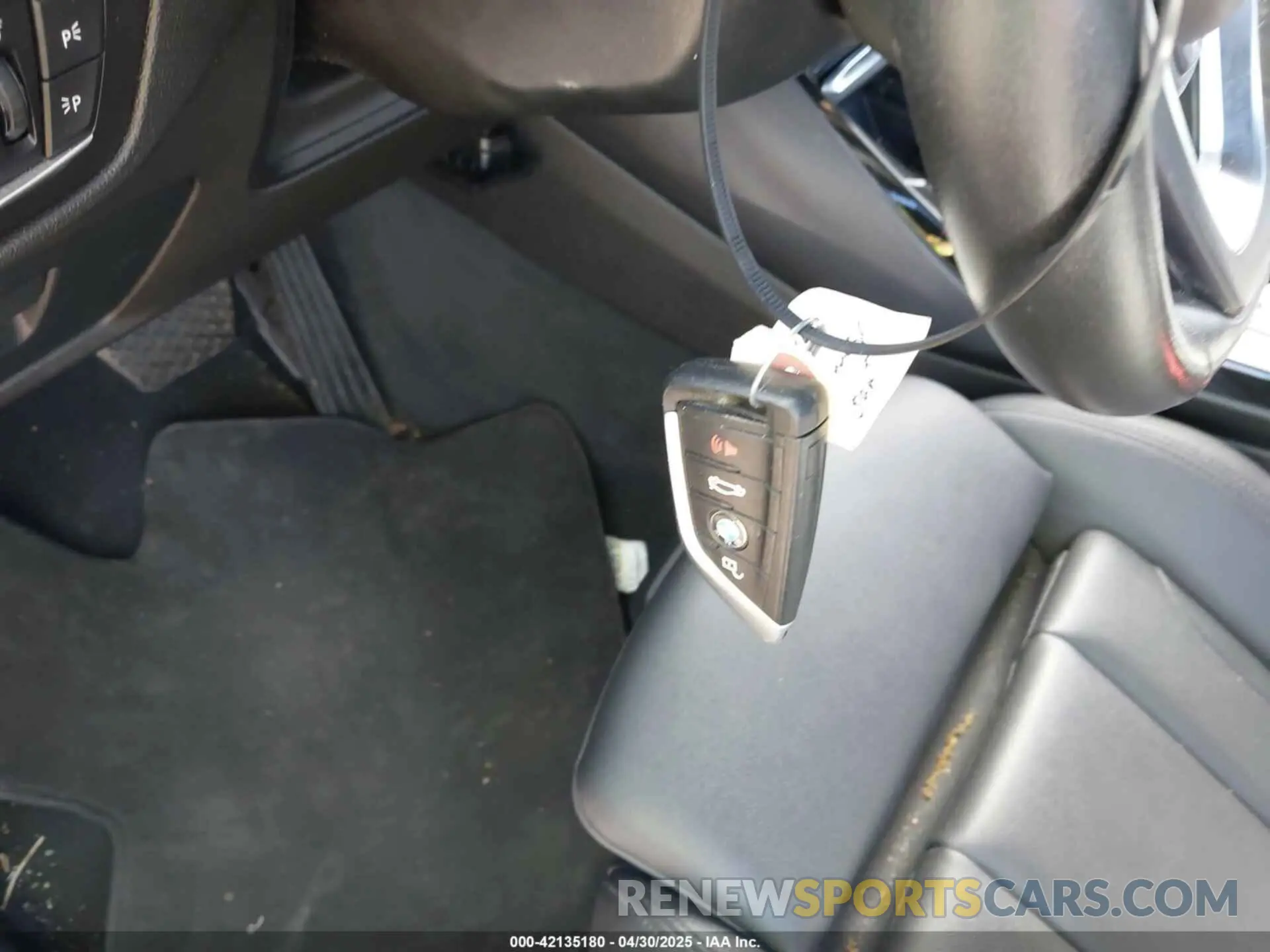 11 Photograph of a damaged car 5UXTR9C59KLR10759 BMW X3 2019