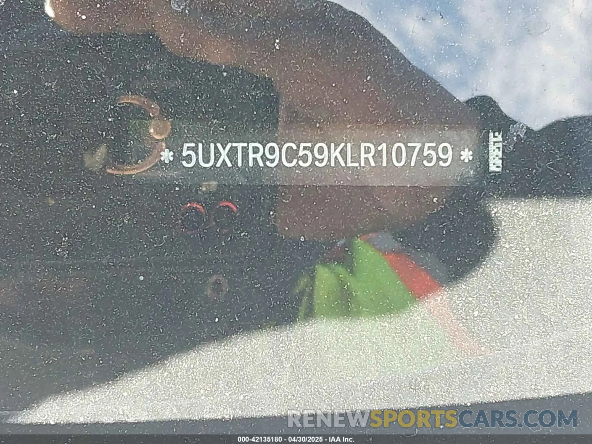 12 Photograph of a damaged car 5UXTR9C59KLR10759 BMW X3 2019