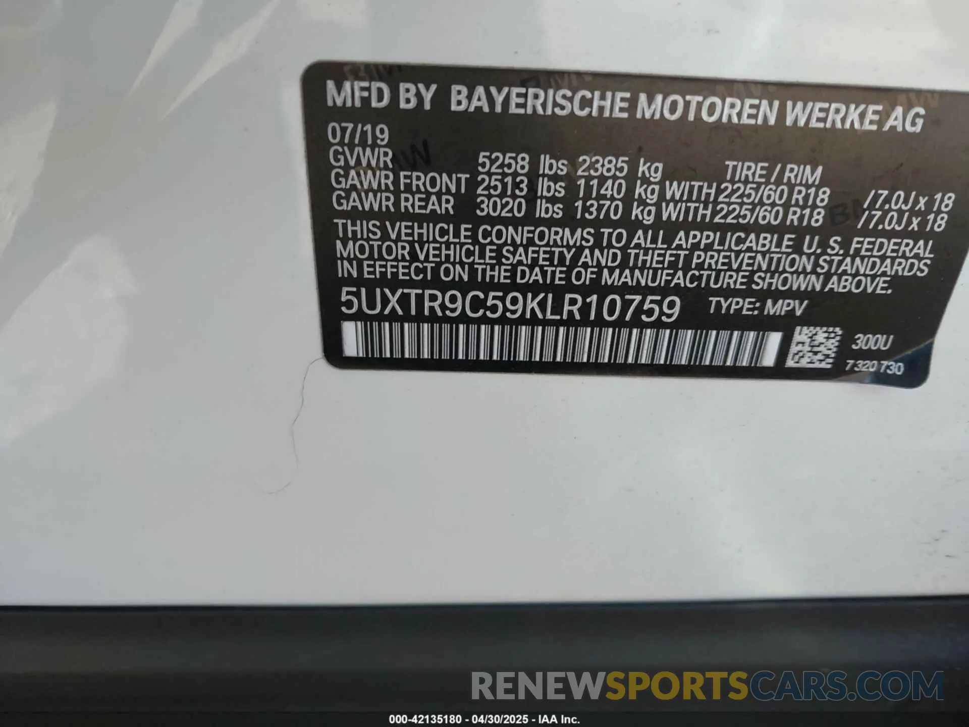 9 Photograph of a damaged car 5UXTR9C59KLR10759 BMW X3 2019