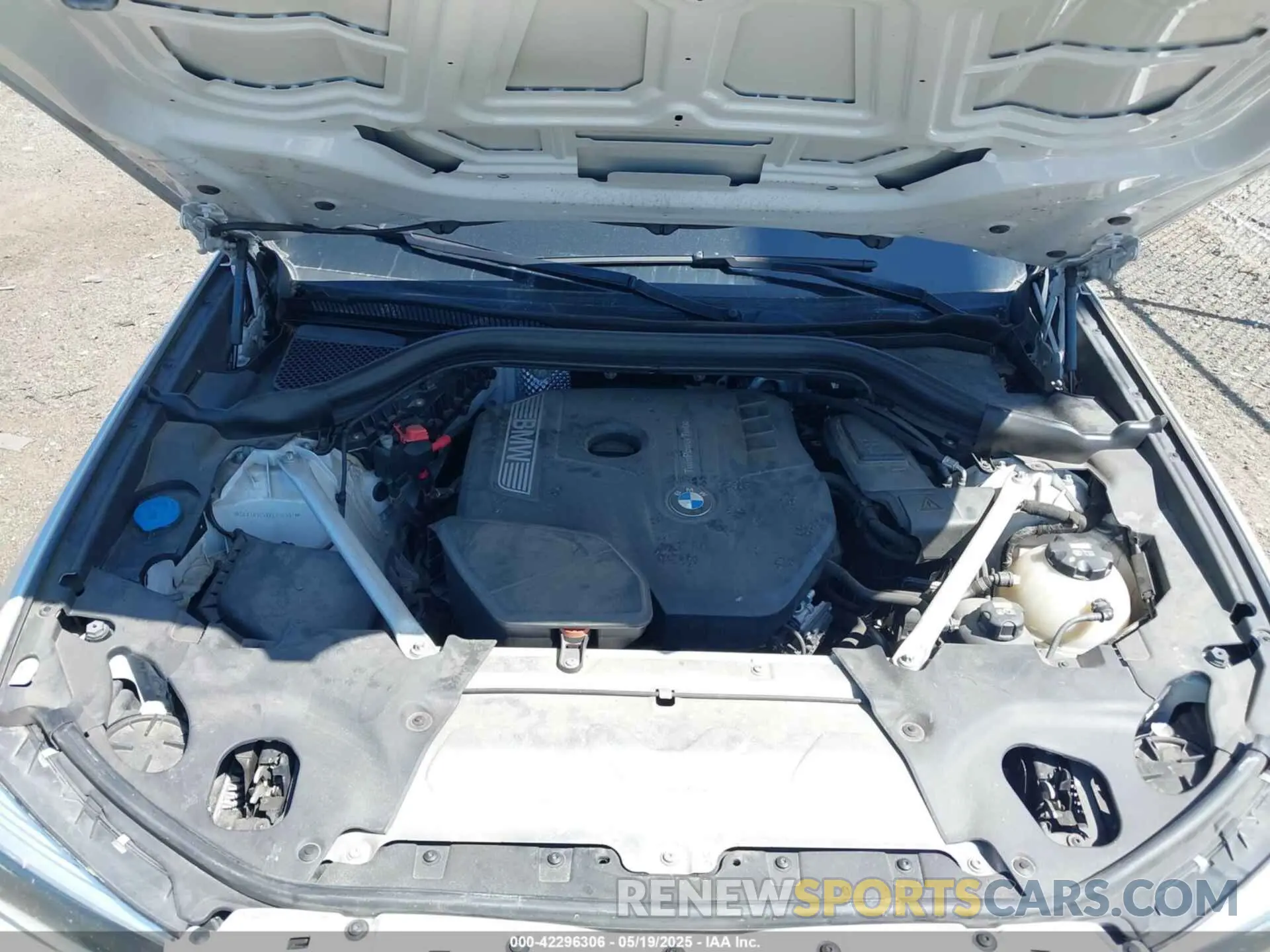 10 Photograph of a damaged car 5UXTR9C5XKLD90591 BMW X3 2019