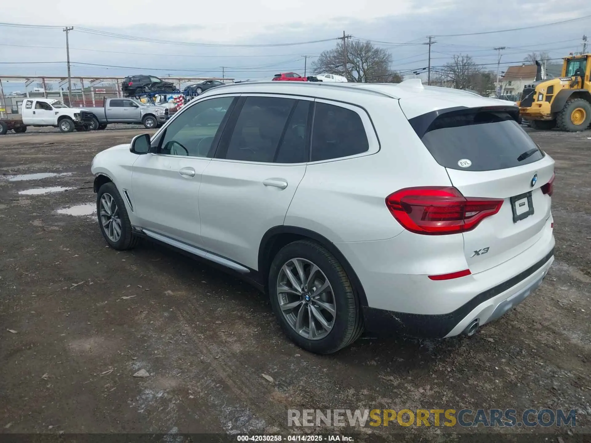 3 Photograph of a damaged car 5UXTR9C5XKLE17238 BMW X3 2019