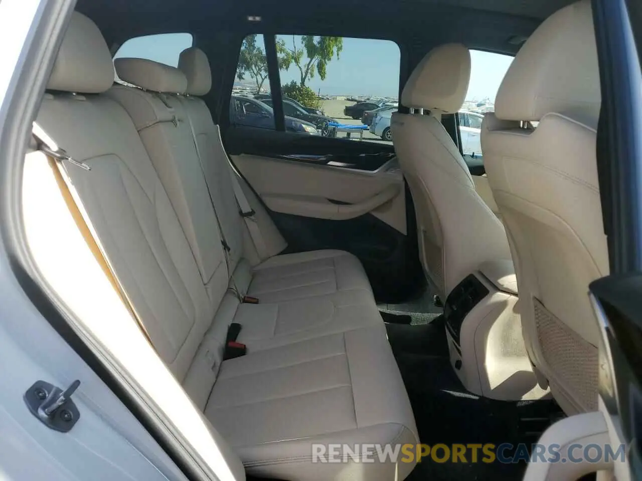 11 Photograph of a damaged car 5UXTR9C5XKLP84315 BMW X3 2019