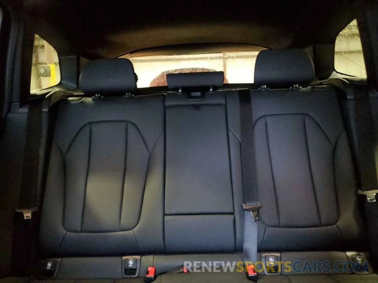 10 Photograph of a damaged car 5UXTR9C5XKLR06090 BMW X3 2019