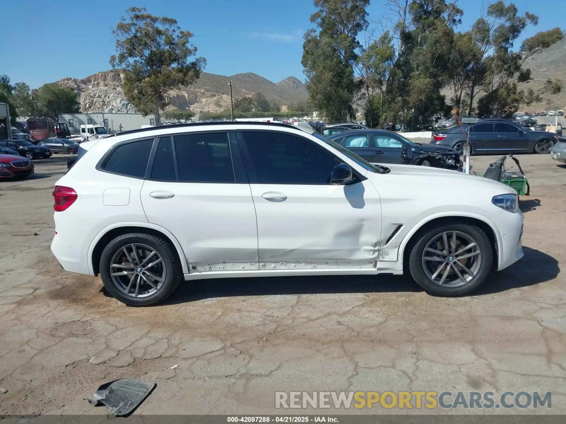 13 Photograph of a damaged car 5UXTS3C50K0Z04822 BMW X3 2019
