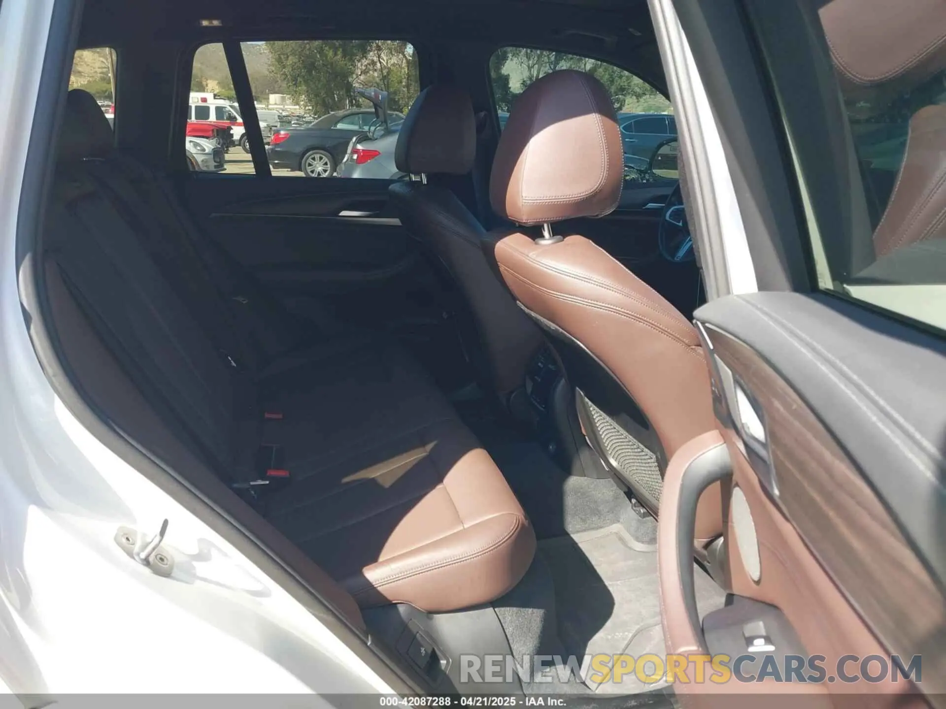 8 Photograph of a damaged car 5UXTS3C50K0Z04822 BMW X3 2019