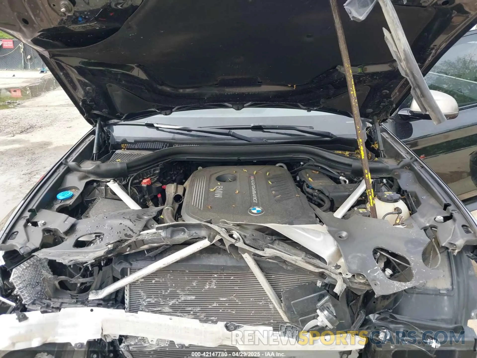 10 Photograph of a damaged car 5UXTS3C52K0Z07169 BMW X3 2019