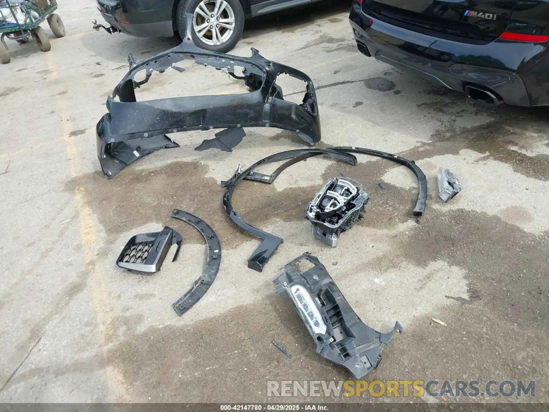 12 Photograph of a damaged car 5UXTS3C52K0Z07169 BMW X3 2019