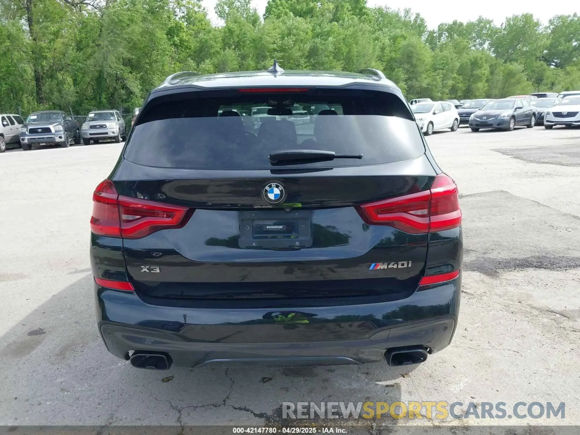 17 Photograph of a damaged car 5UXTS3C52K0Z07169 BMW X3 2019