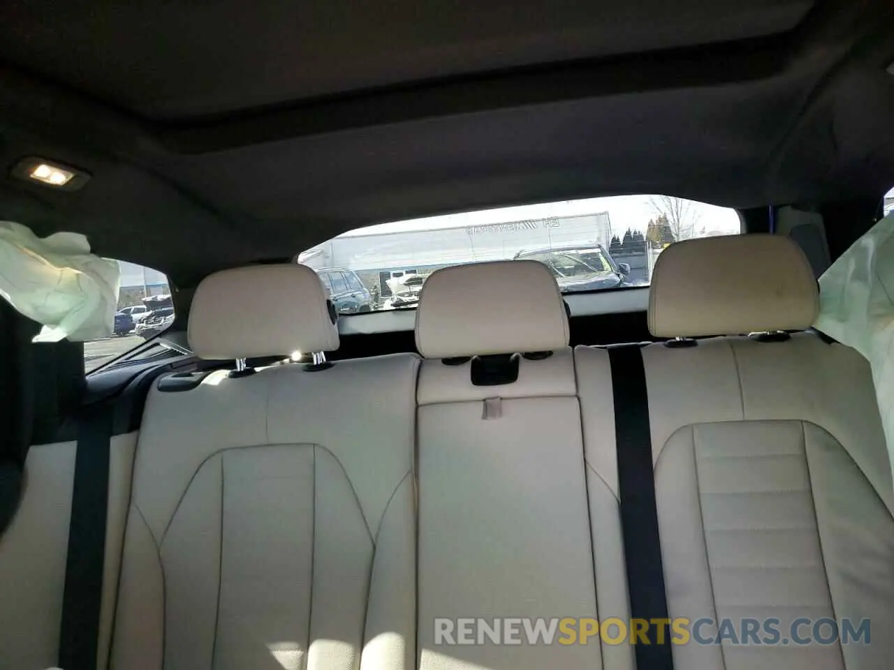 10 Photograph of a damaged car 5UXTS3C53KLR73700 BMW X3 2019