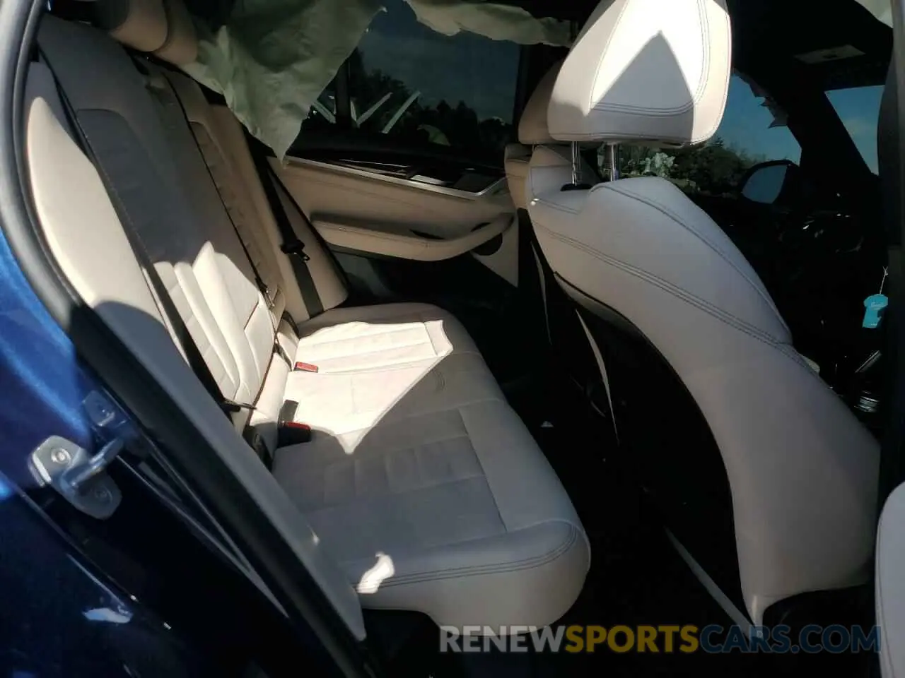 11 Photograph of a damaged car 5UXTS3C53KLR73700 BMW X3 2019
