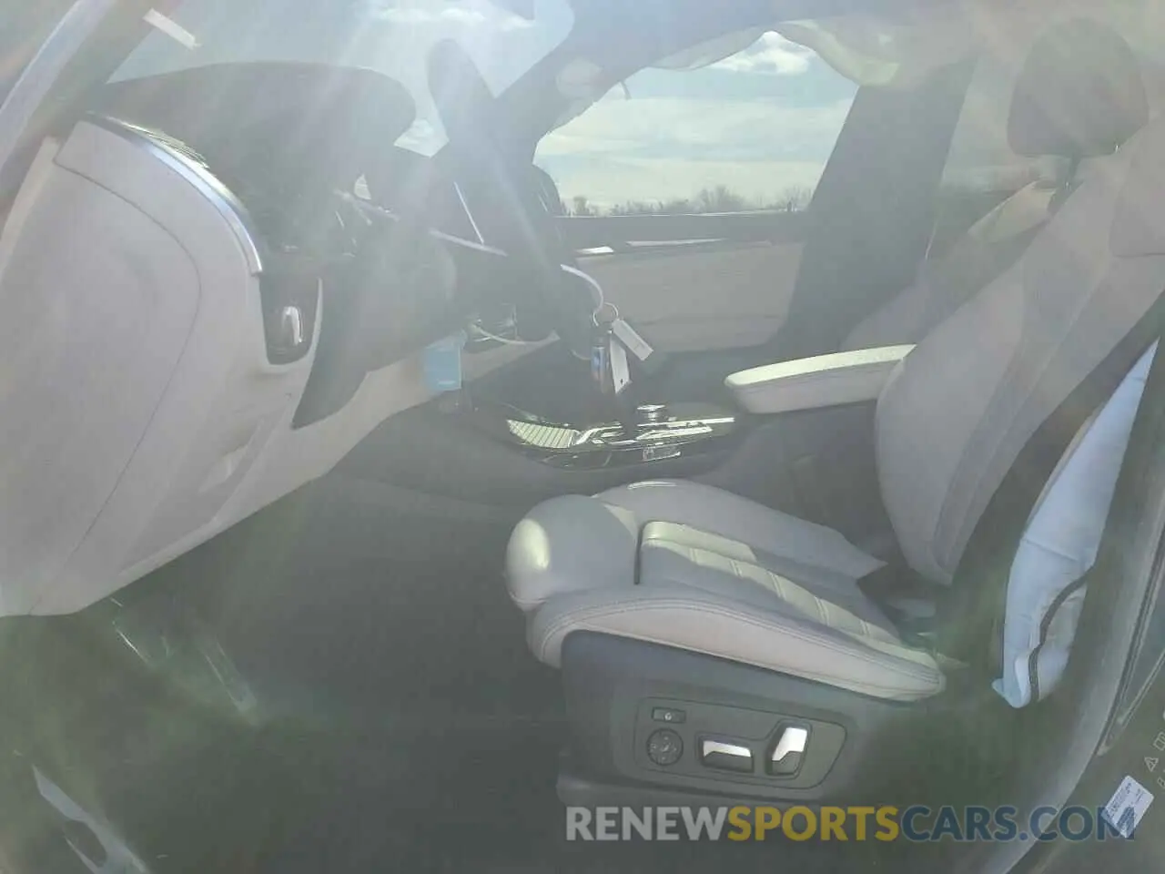 7 Photograph of a damaged car 5UXTS3C53KLR73700 BMW X3 2019