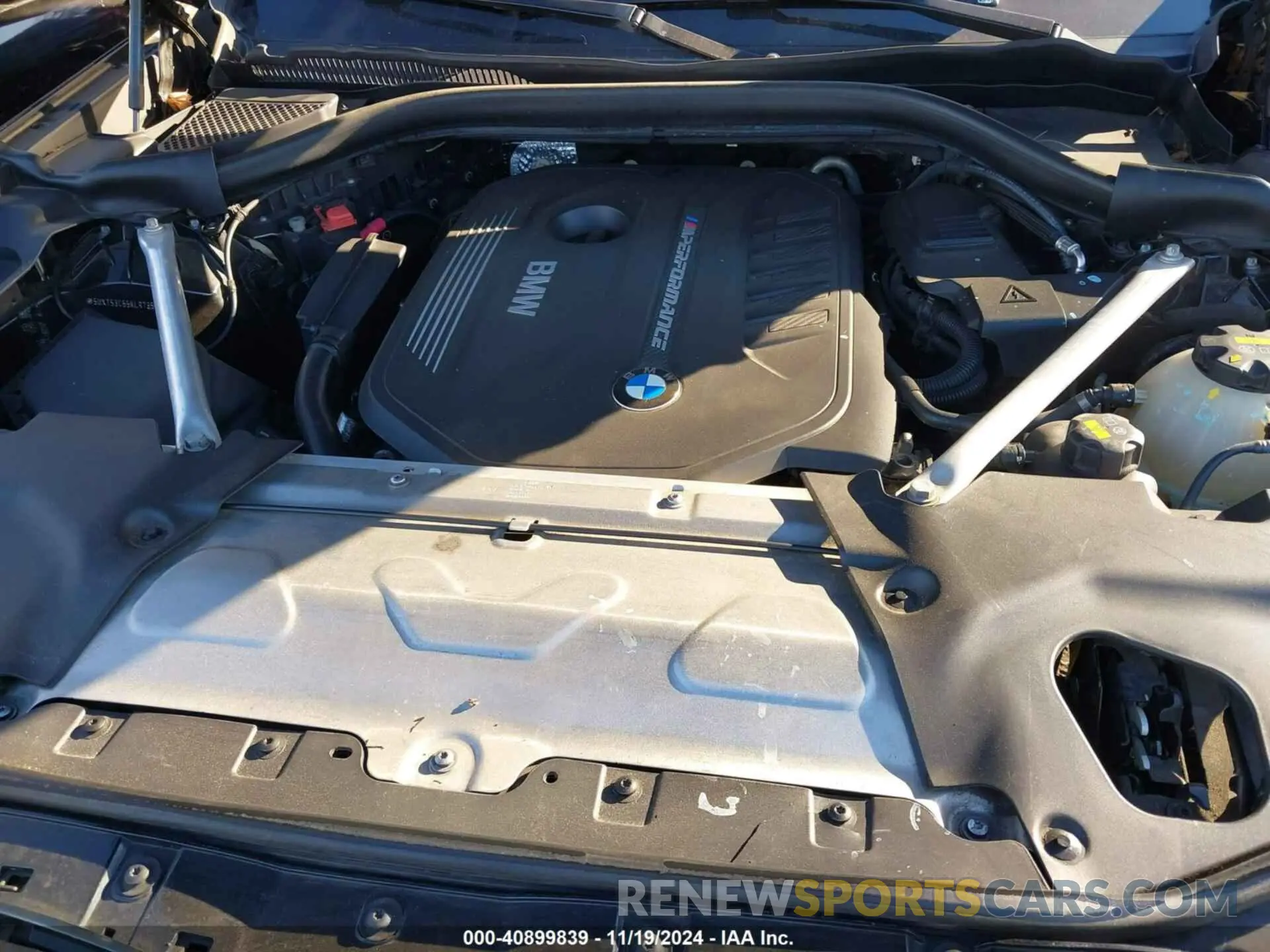 10 Photograph of a damaged car 5UXTS3C55KLR73522 BMW X3 2019