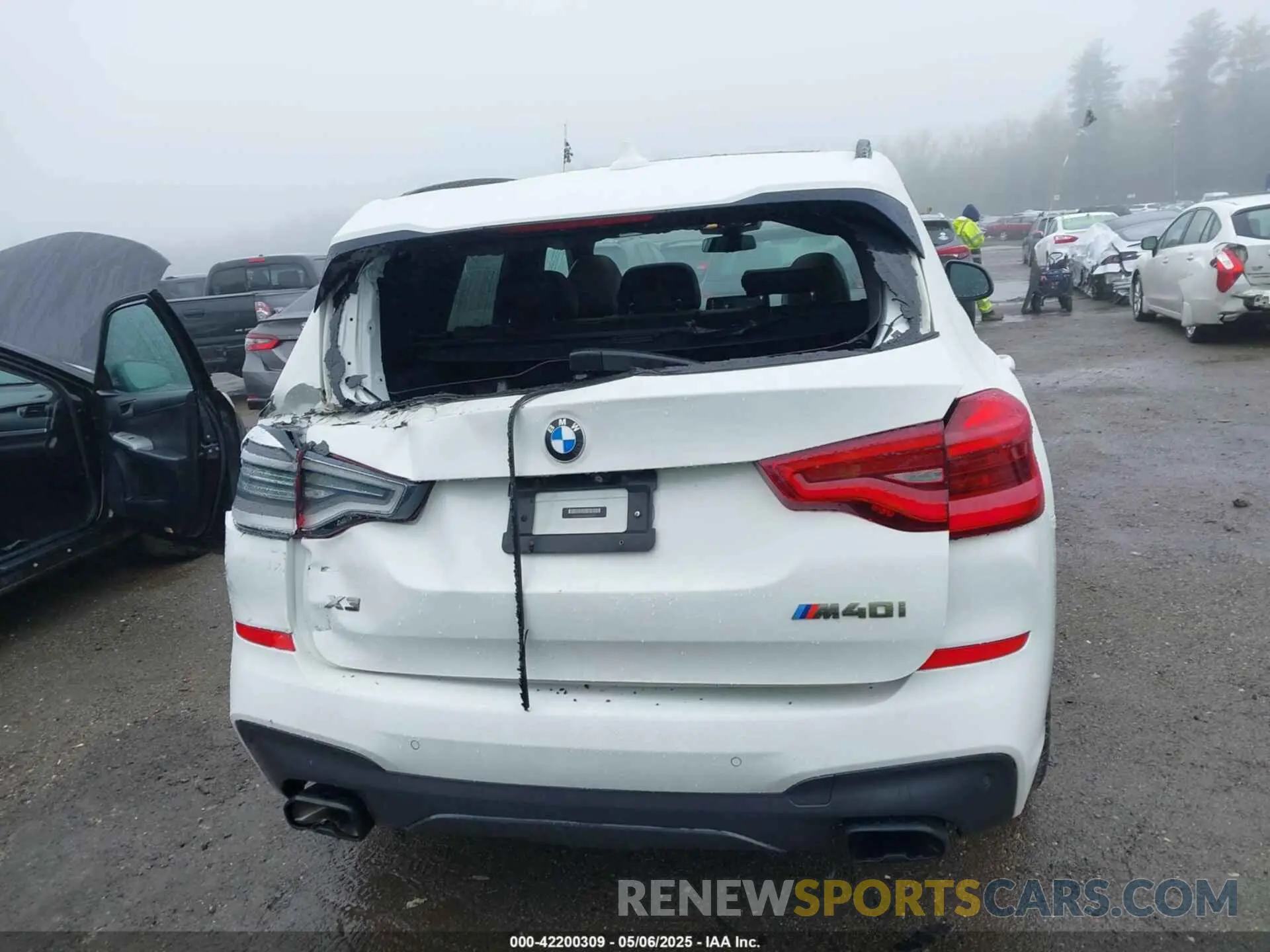 17 Photograph of a damaged car 5UXTS3C56K0Z10351 BMW X3 2019
