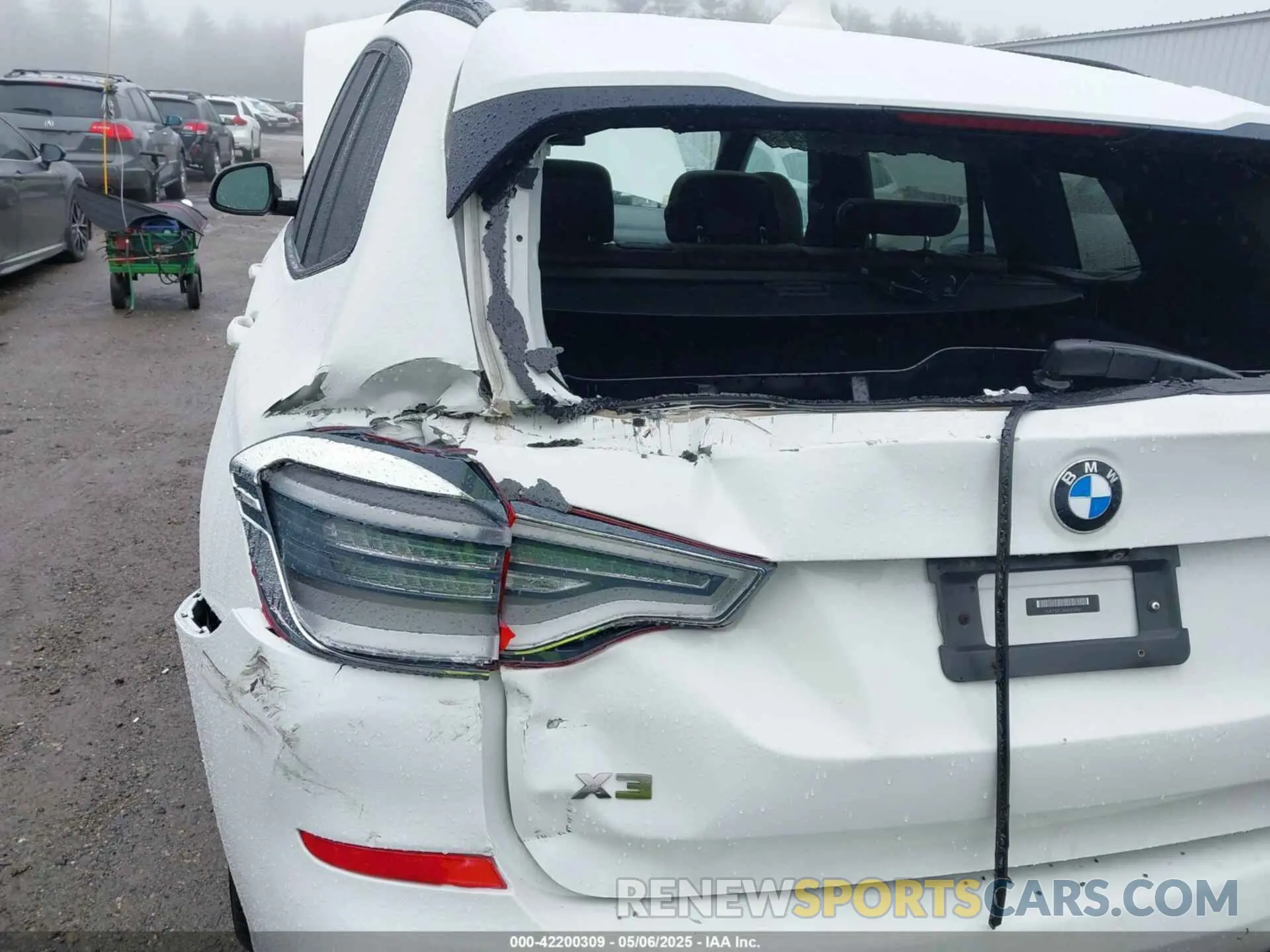 18 Photograph of a damaged car 5UXTS3C56K0Z10351 BMW X3 2019