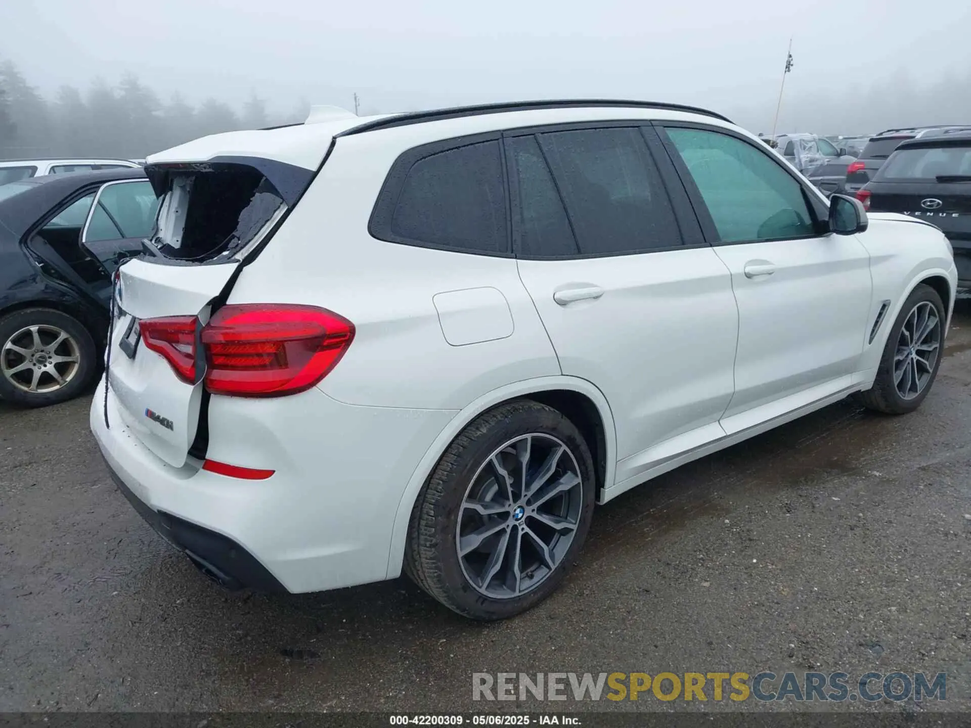 4 Photograph of a damaged car 5UXTS3C56K0Z10351 BMW X3 2019