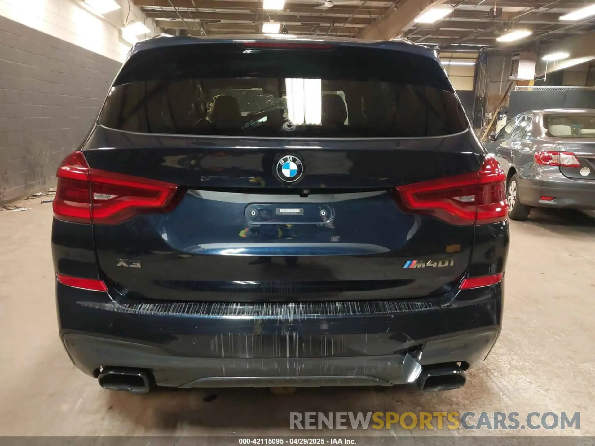 17 Photograph of a damaged car 5UXTS3C57K0Z09533 BMW X3 2019