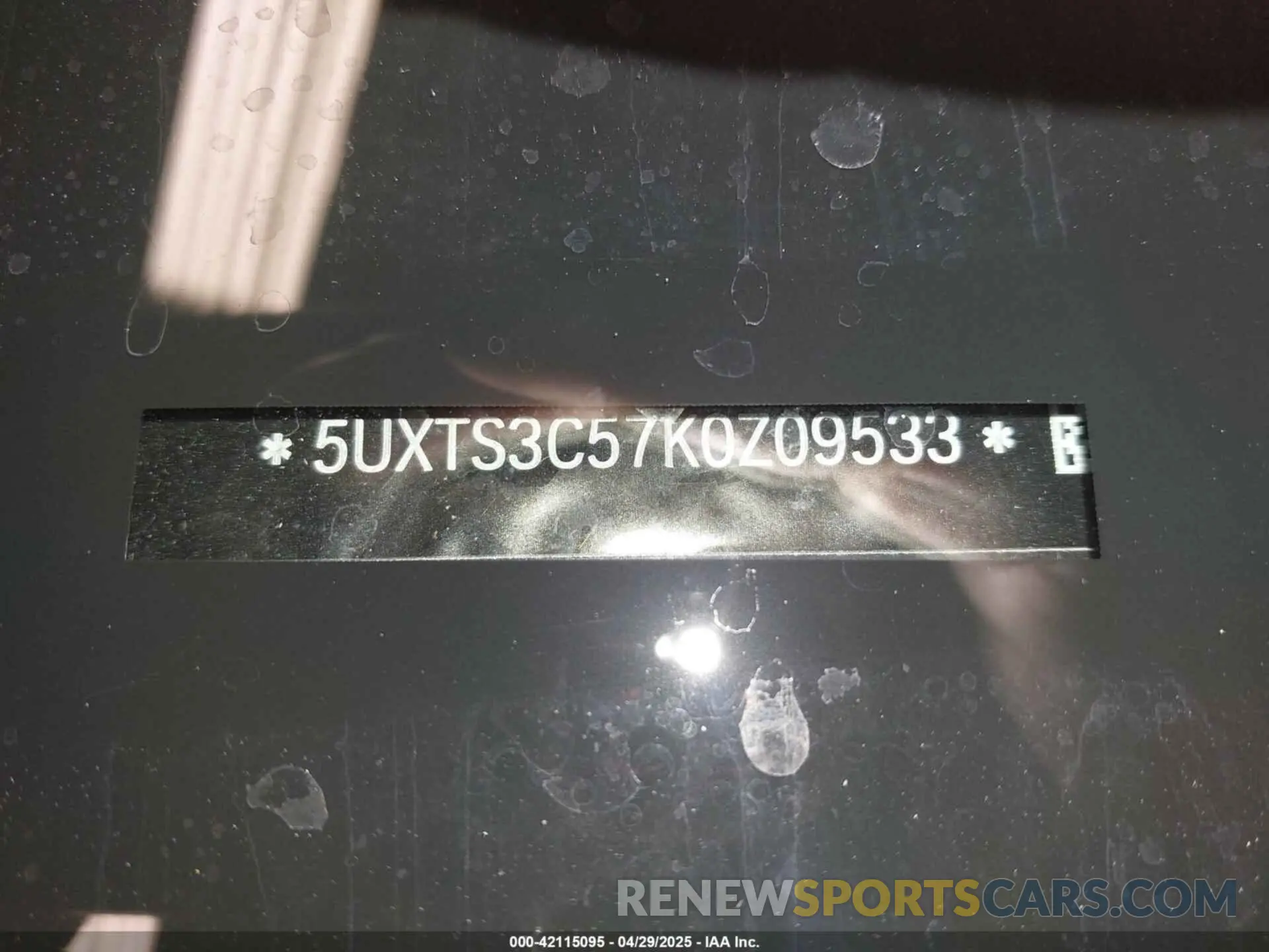 18 Photograph of a damaged car 5UXTS3C57K0Z09533 BMW X3 2019