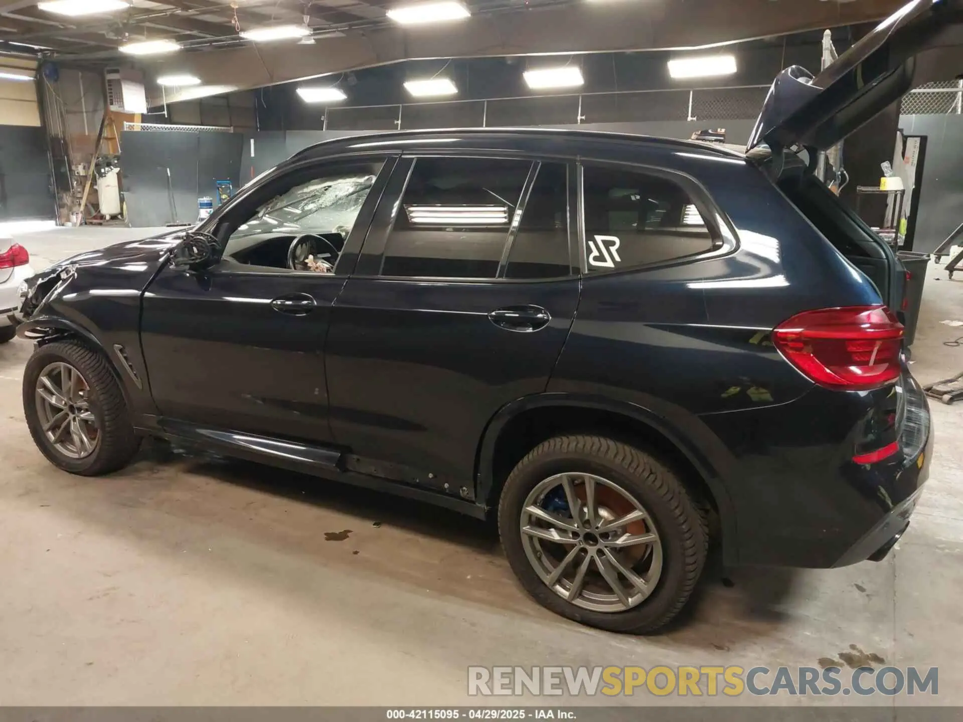 3 Photograph of a damaged car 5UXTS3C57K0Z09533 BMW X3 2019