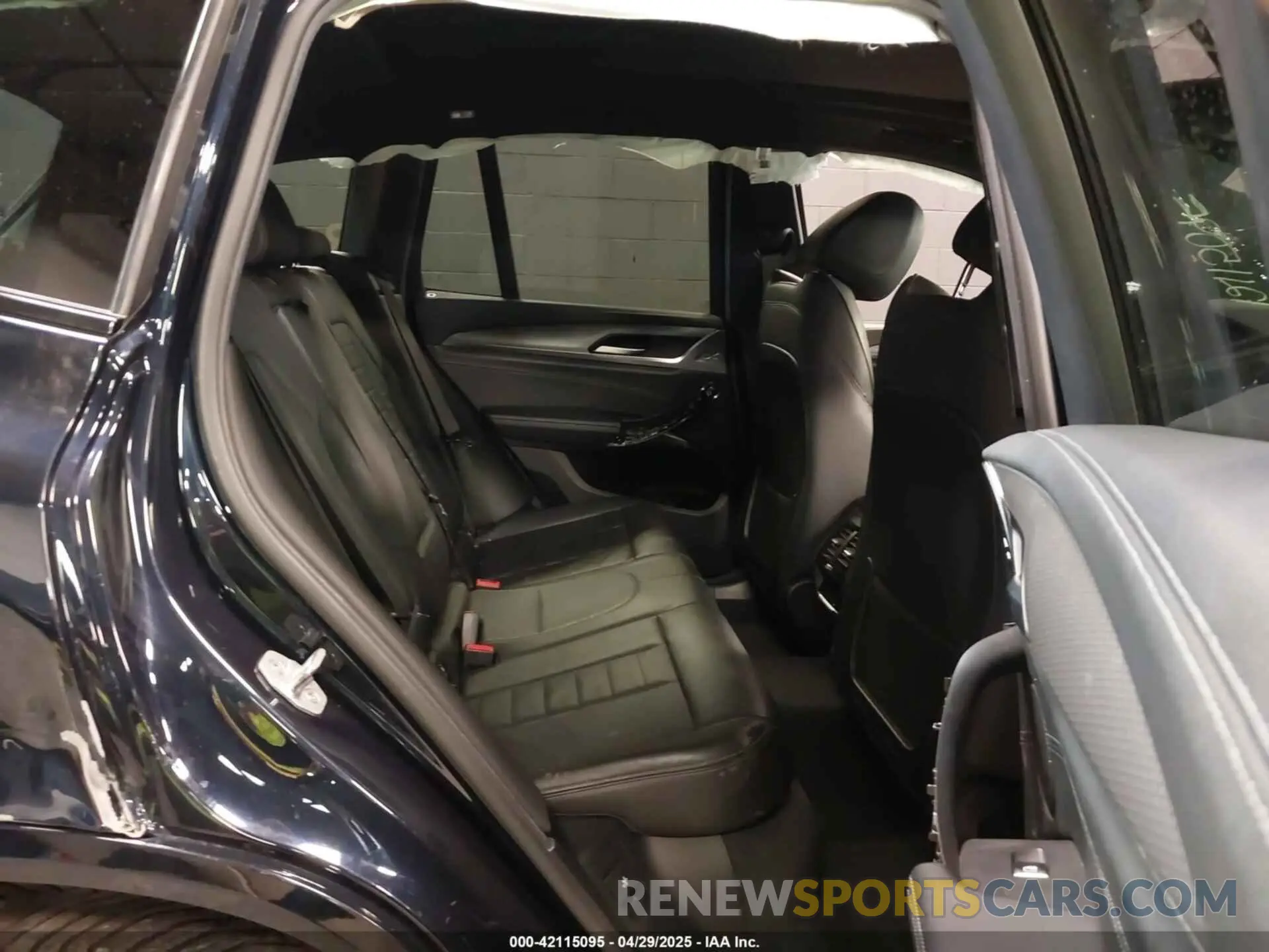 8 Photograph of a damaged car 5UXTS3C57K0Z09533 BMW X3 2019