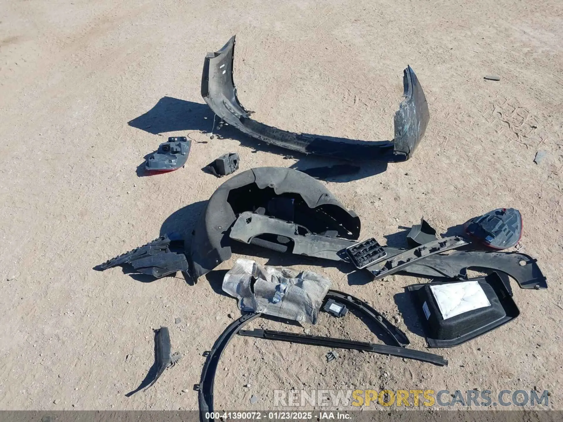 12 Photograph of a damaged car 5UXTS3C57KLR73084 BMW X3 2019
