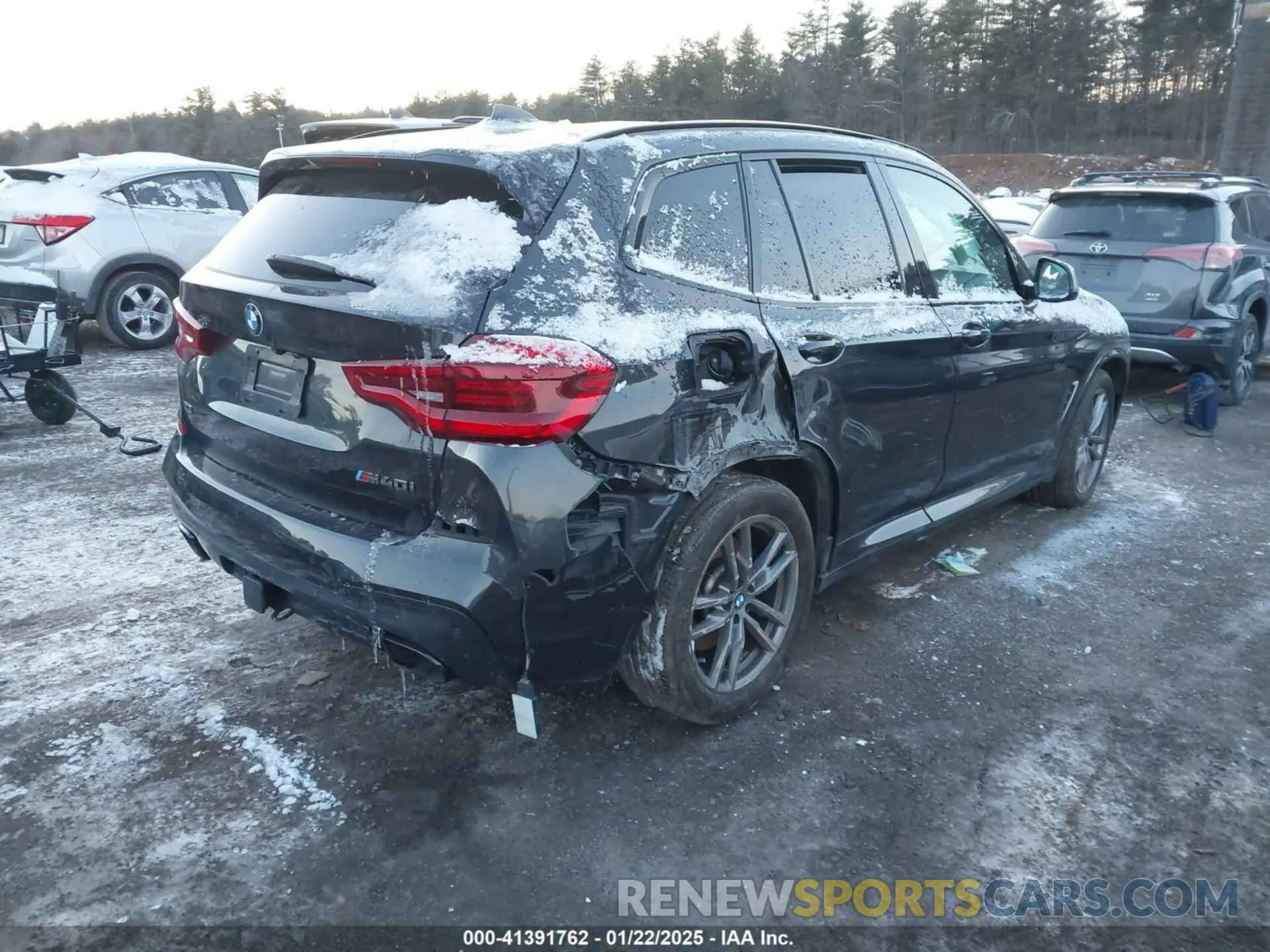 4 Photograph of a damaged car 5UXTS3C5XK0Z07596 BMW X3 2019
