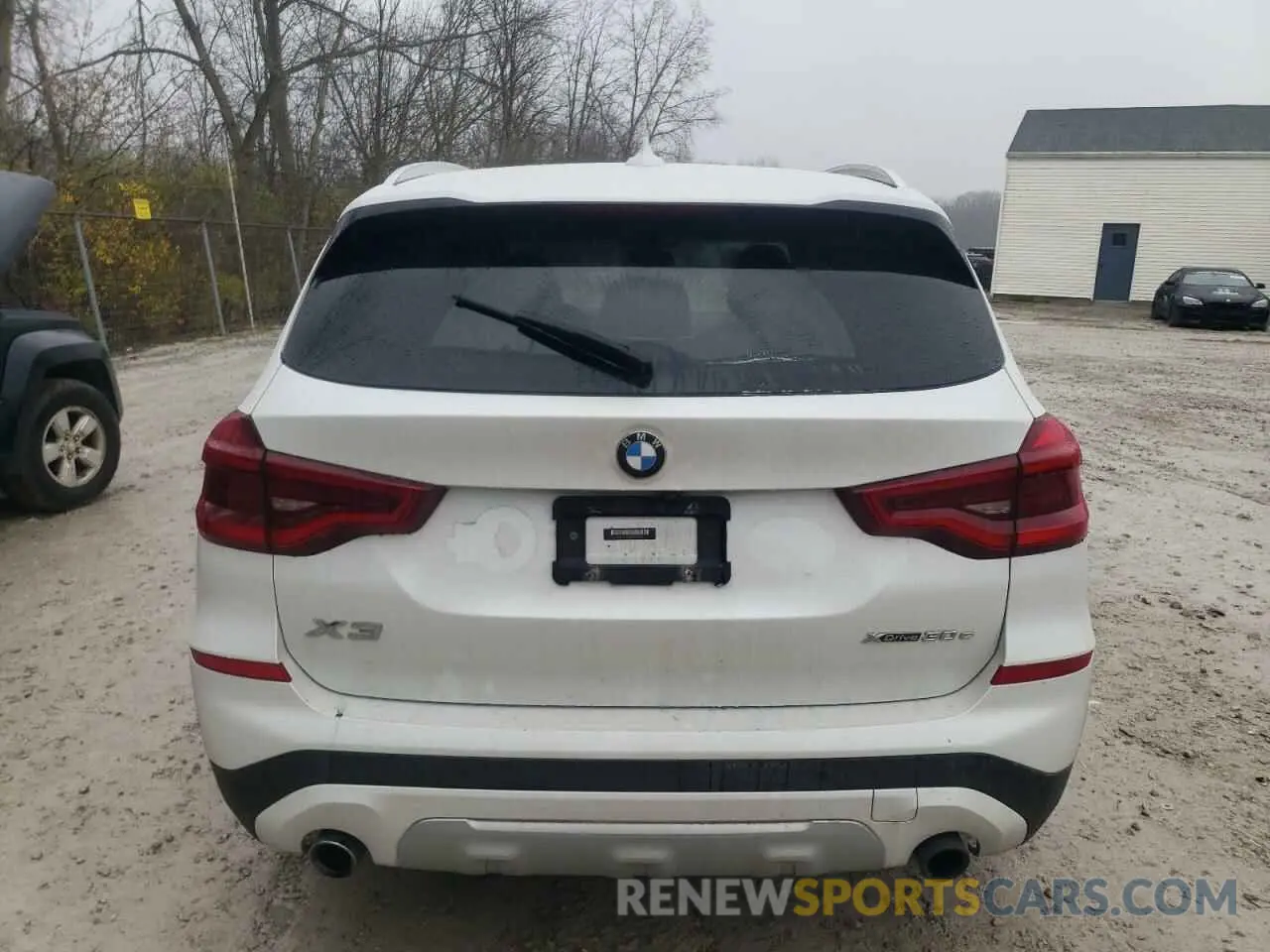 6 Photograph of a damaged car 5UXTS1C00L9C80125 BMW X3 2020