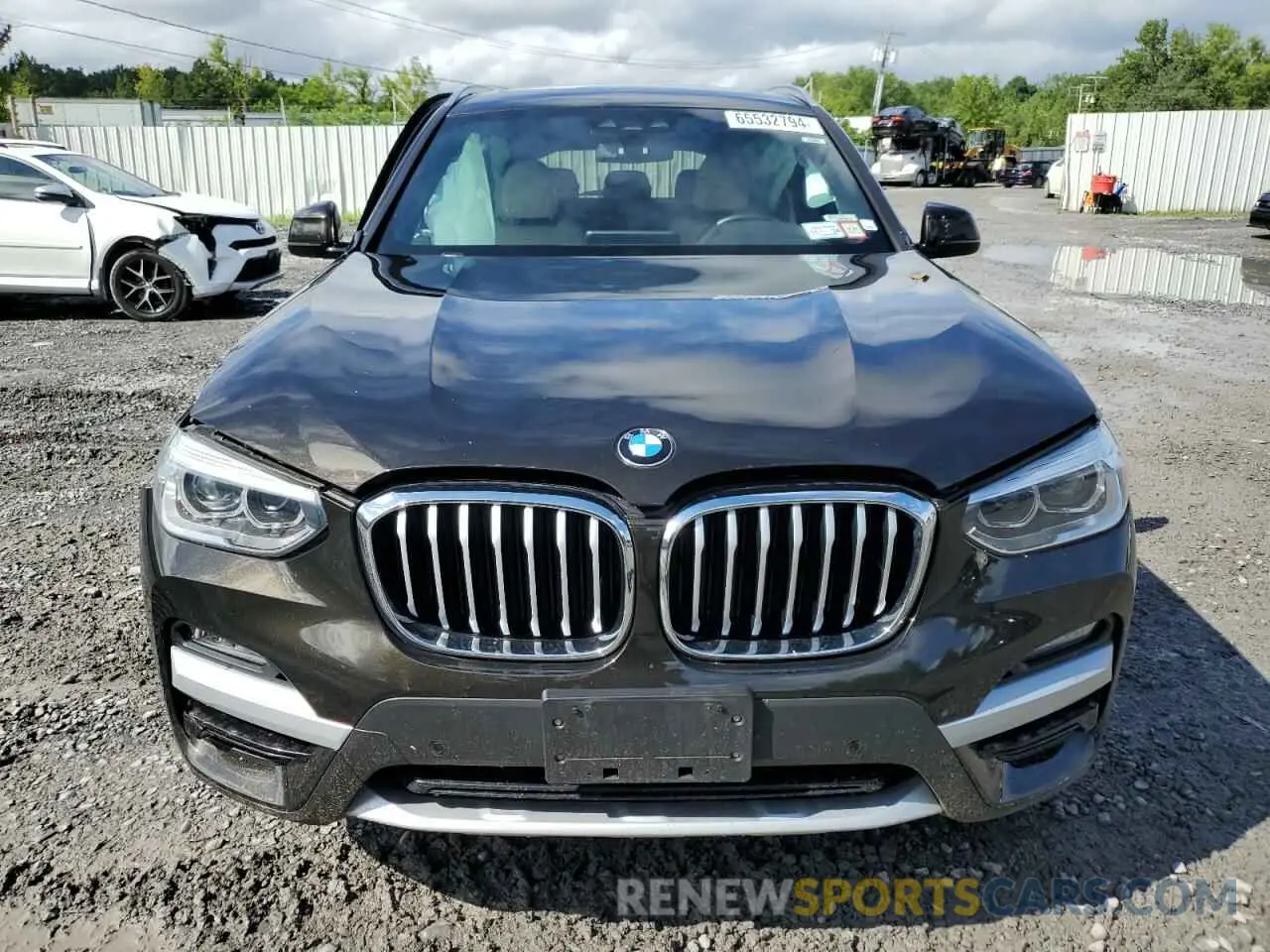 5 Photograph of a damaged car 5UXTS1C03L9D25025 BMW X3 2020