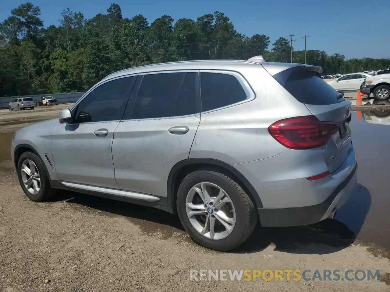 2 Photograph of a damaged car 5UXTY3C00L9B57774 BMW X3 2020