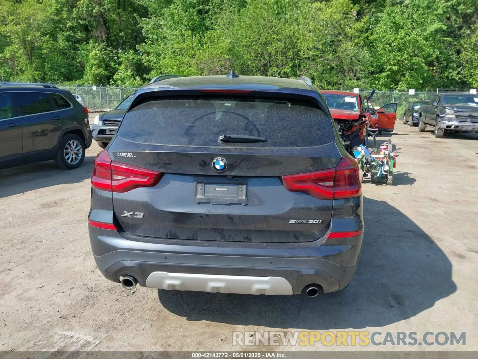16 Photograph of a damaged car 5UXTY3C00L9B76499 BMW X3 2020