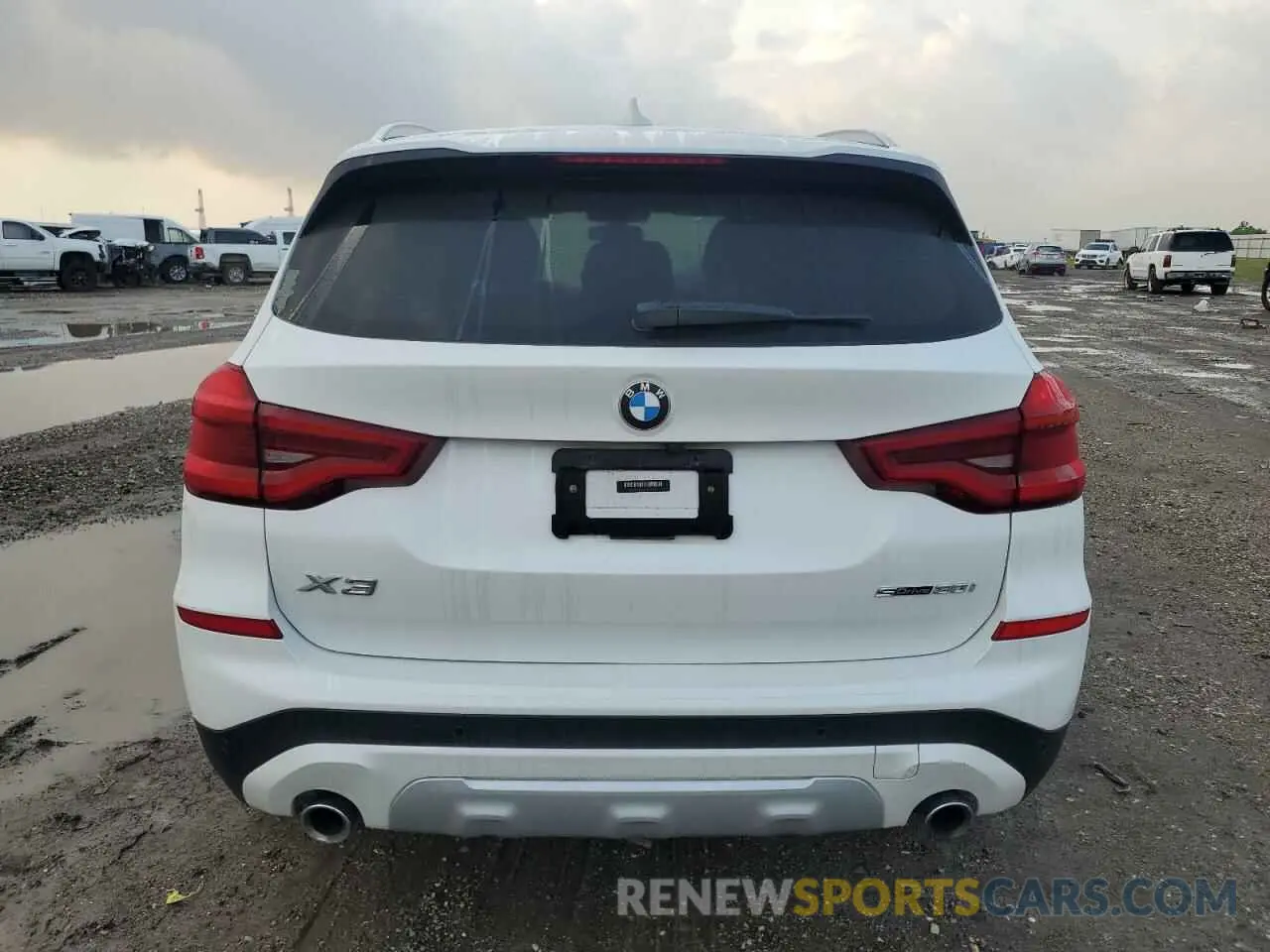 6 Photograph of a damaged car 5UXTY3C00L9C64579 BMW X3 2020