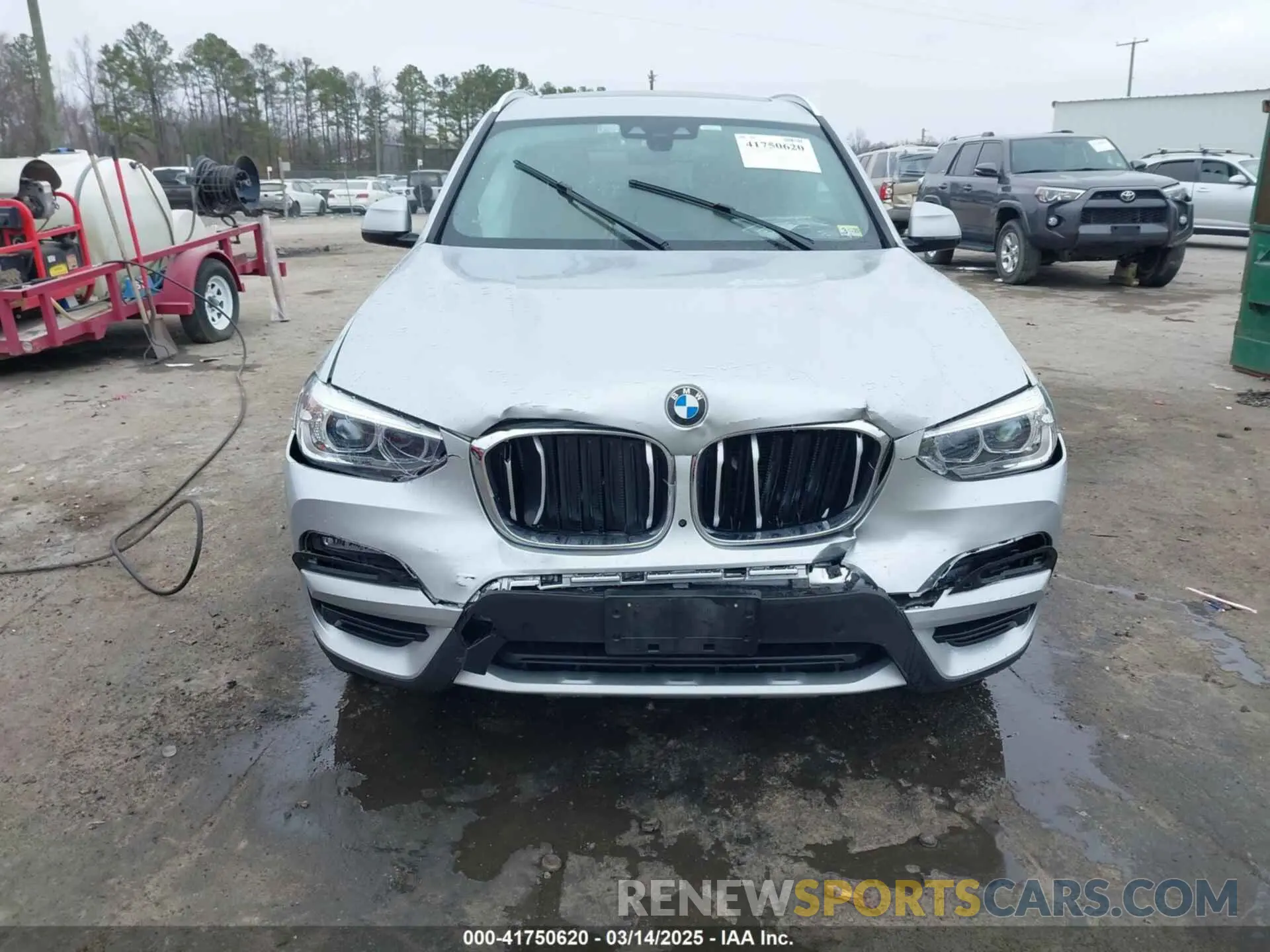 12 Photograph of a damaged car 5UXTY3C00L9C67823 BMW X3 2020