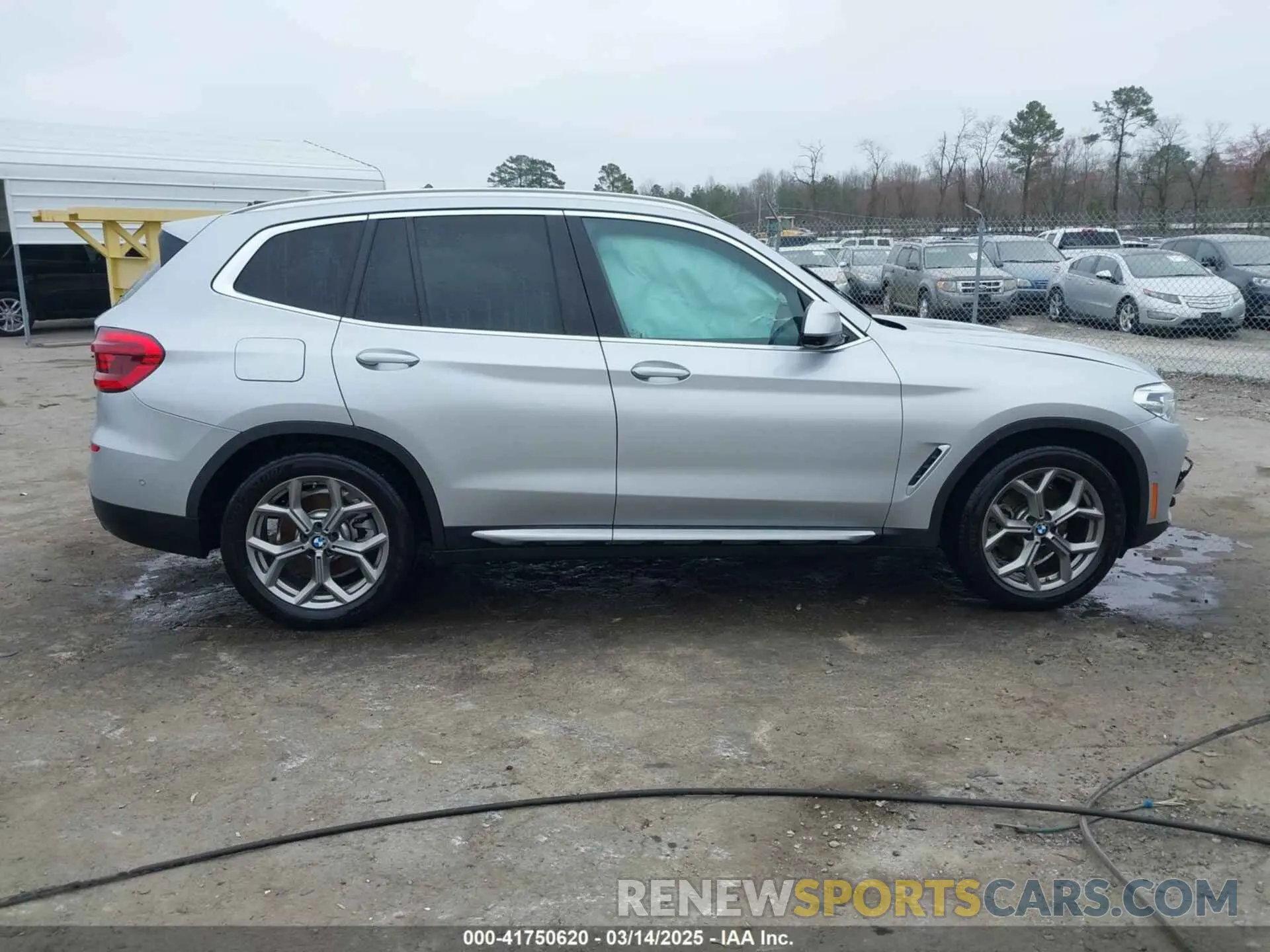 13 Photograph of a damaged car 5UXTY3C00L9C67823 BMW X3 2020