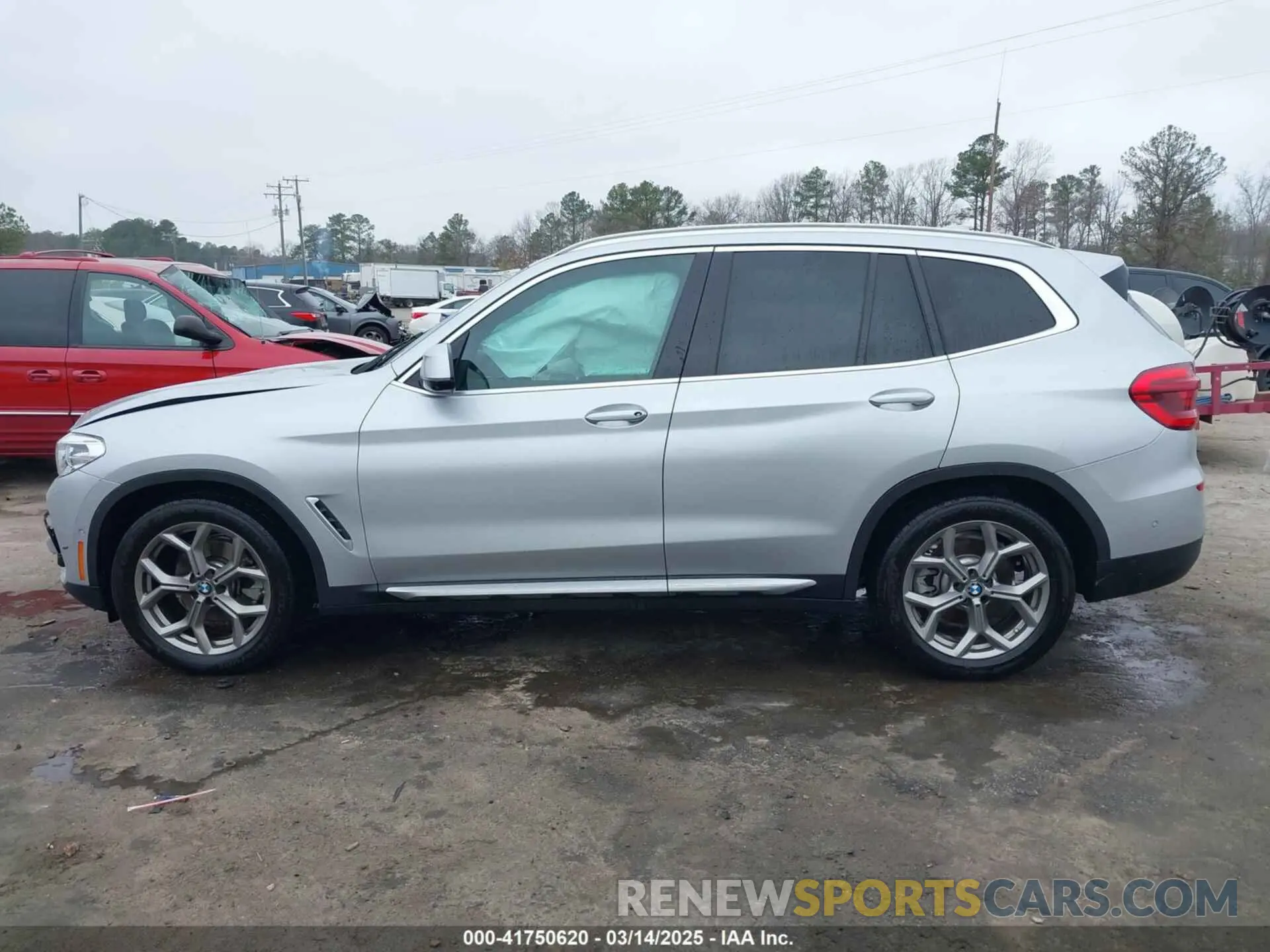 14 Photograph of a damaged car 5UXTY3C00L9C67823 BMW X3 2020