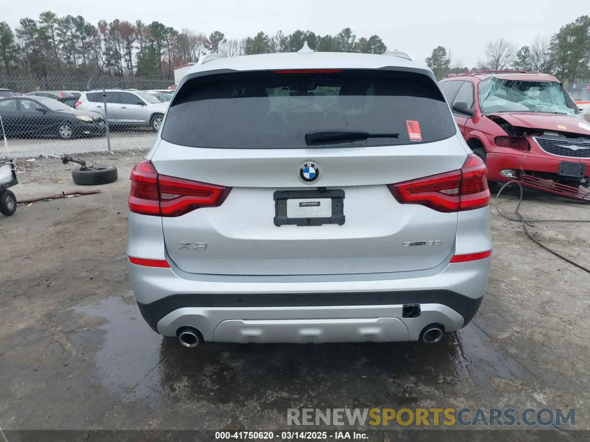 16 Photograph of a damaged car 5UXTY3C00L9C67823 BMW X3 2020