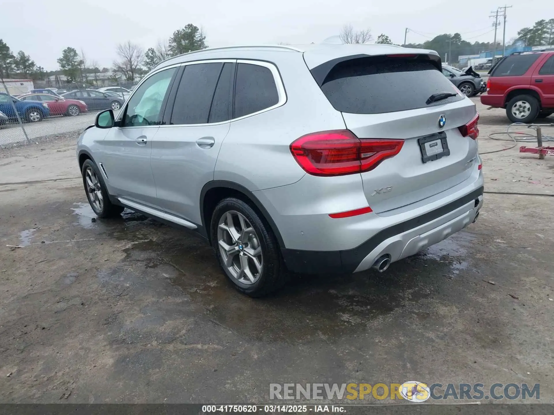 3 Photograph of a damaged car 5UXTY3C00L9C67823 BMW X3 2020