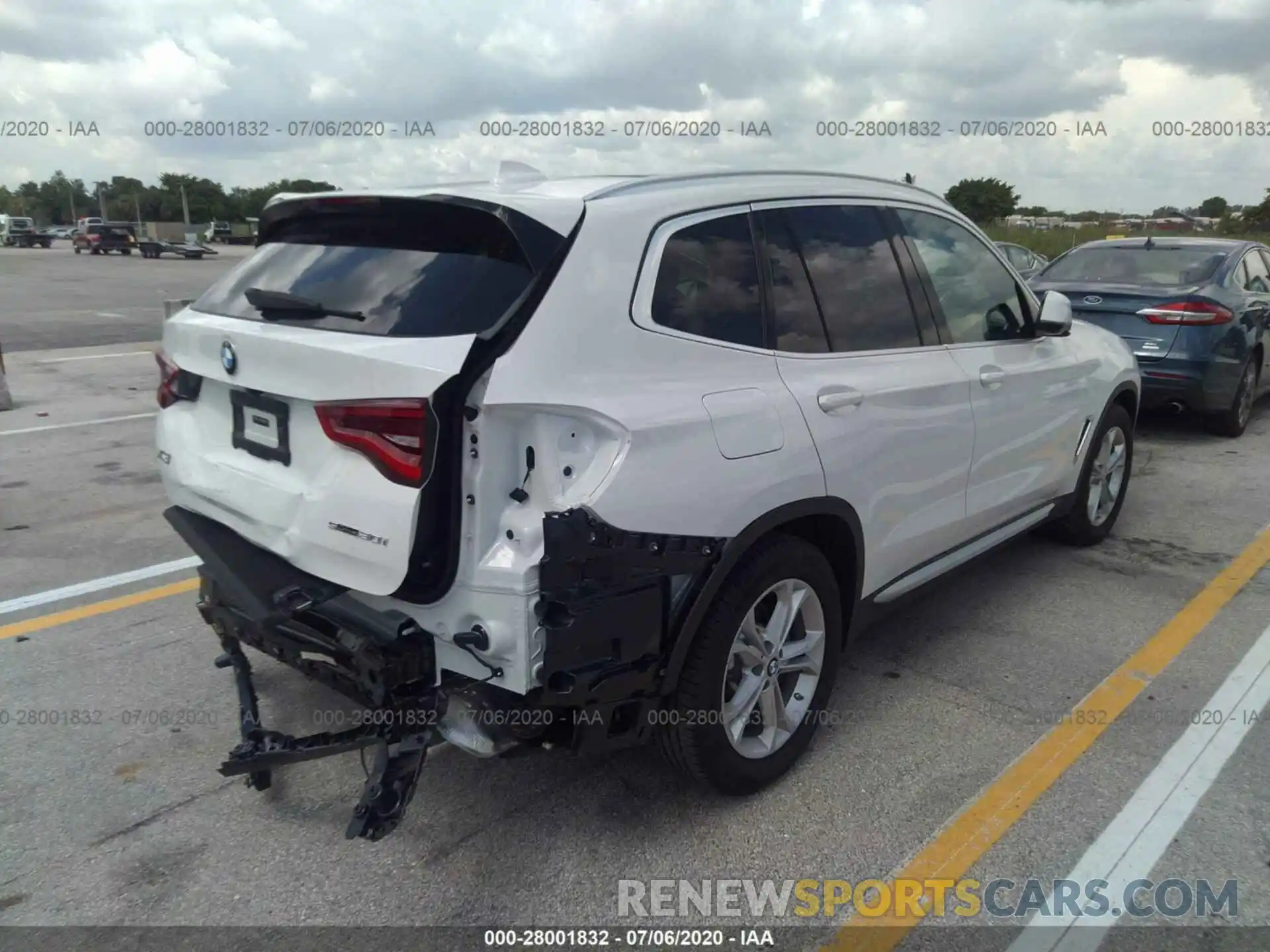 4 Photograph of a damaged car 5UXTY3C00LLU71652 BMW X3 2020