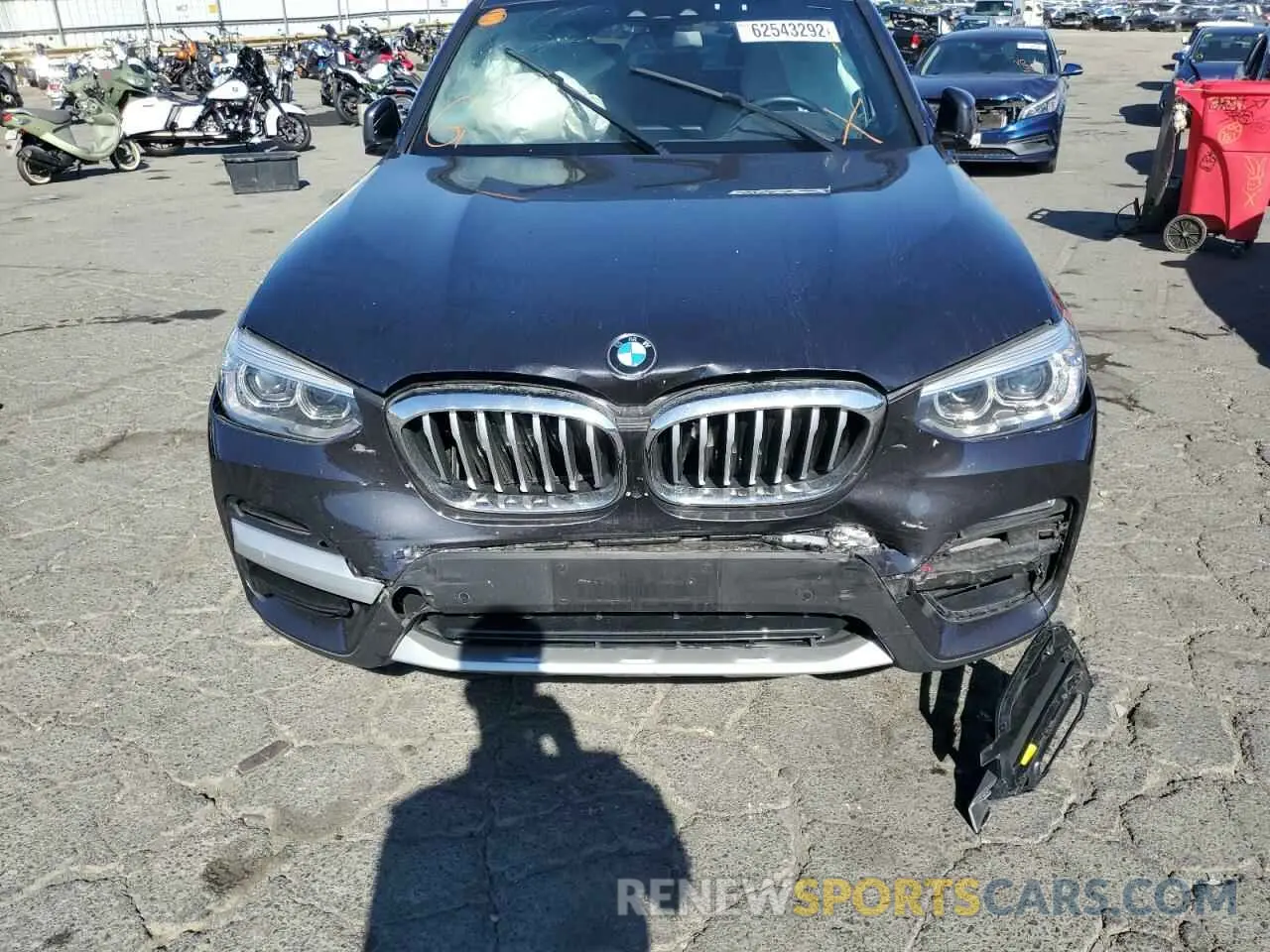9 Photograph of a damaged car 5UXTY3C00LLU72784 BMW X3 2020