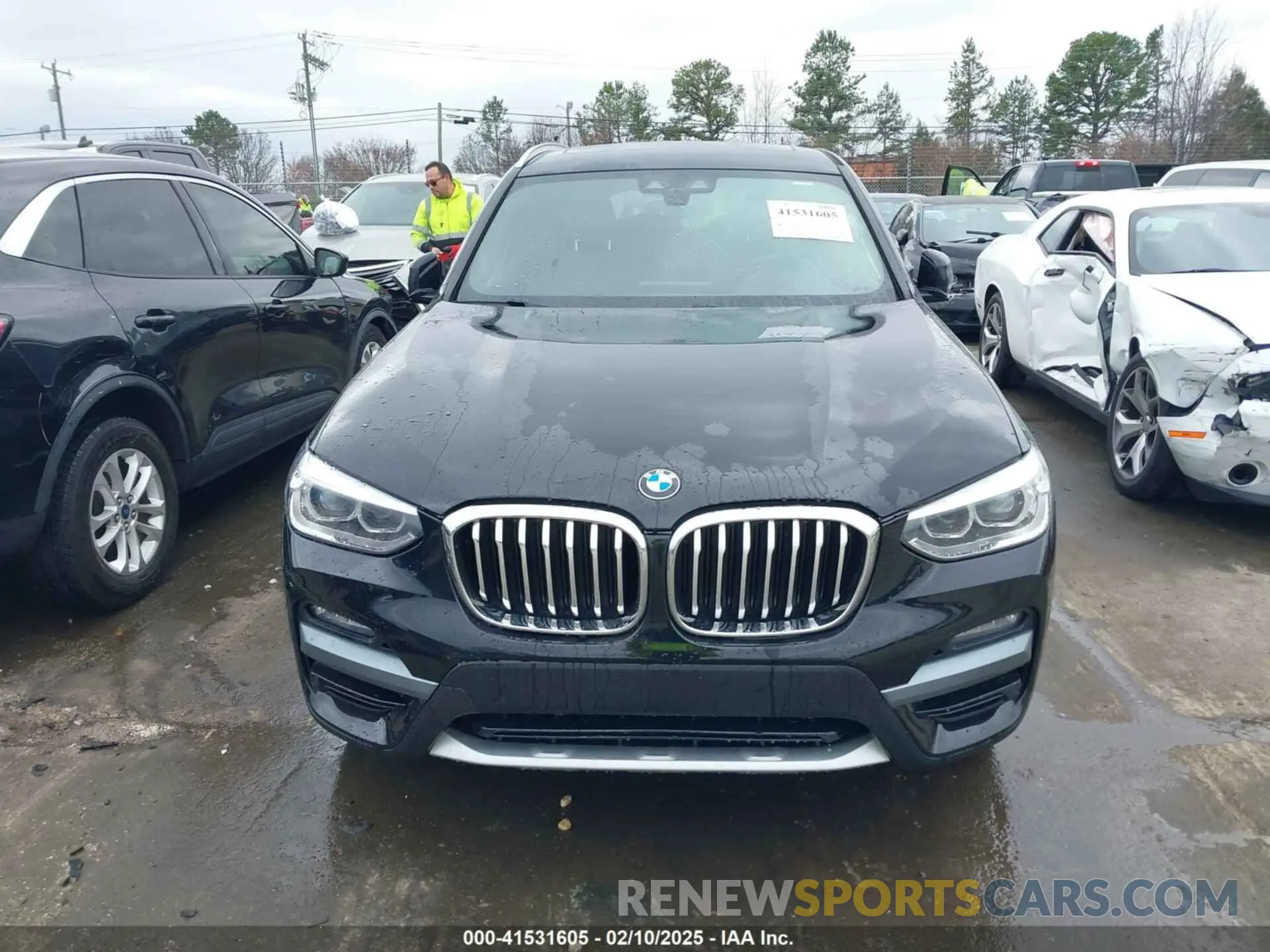 13 Photograph of a damaged car 5UXTY3C01L9B58559 BMW X3 2020