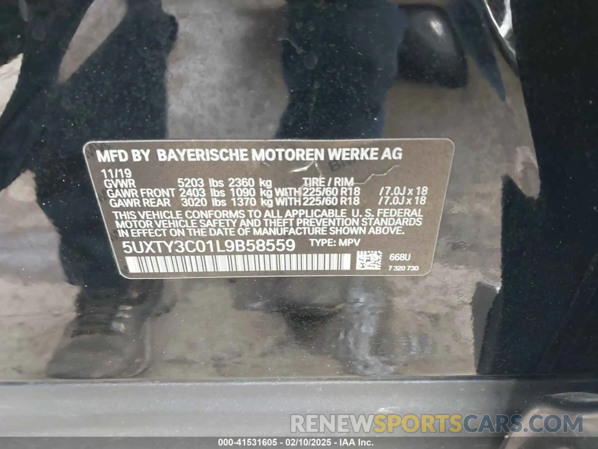 9 Photograph of a damaged car 5UXTY3C01L9B58559 BMW X3 2020