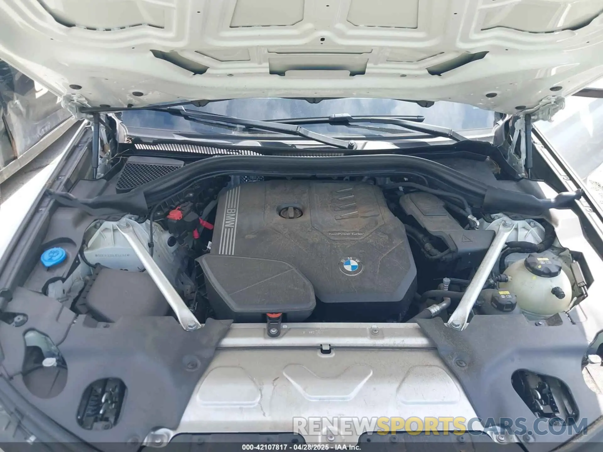 10 Photograph of a damaged car 5UXTY3C01L9C44244 BMW X3 2020