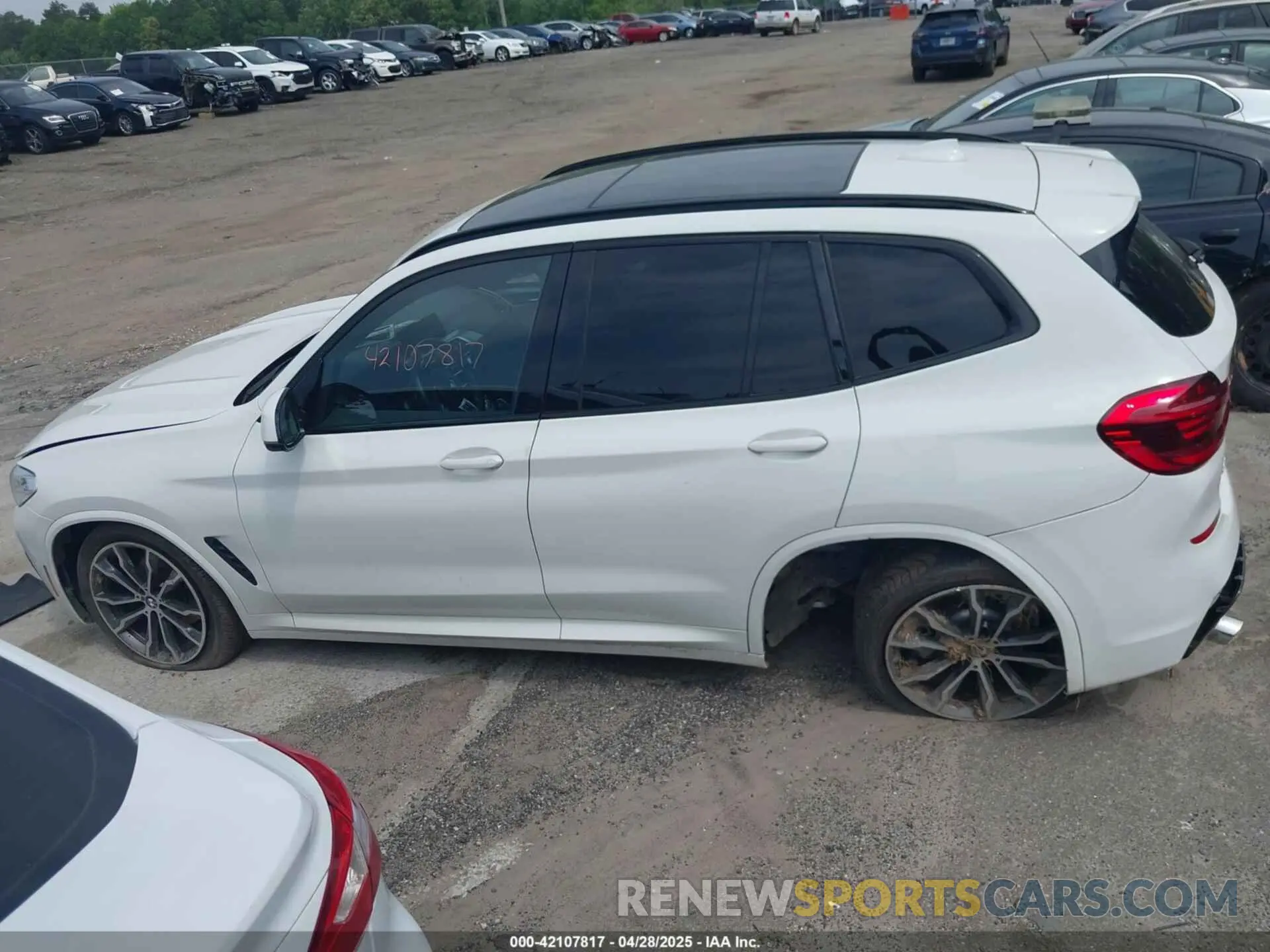13 Photograph of a damaged car 5UXTY3C01L9C44244 BMW X3 2020