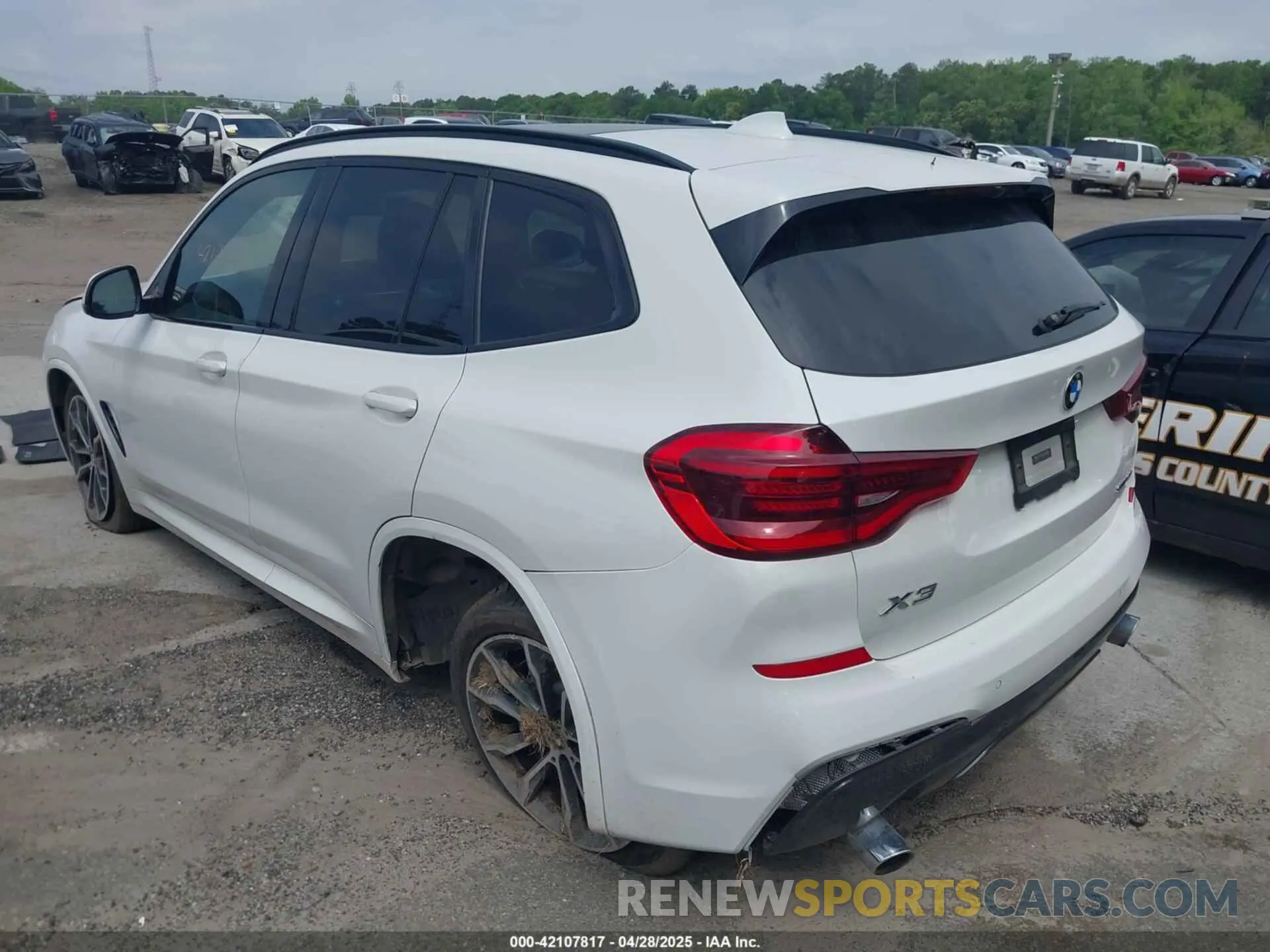 3 Photograph of a damaged car 5UXTY3C01L9C44244 BMW X3 2020